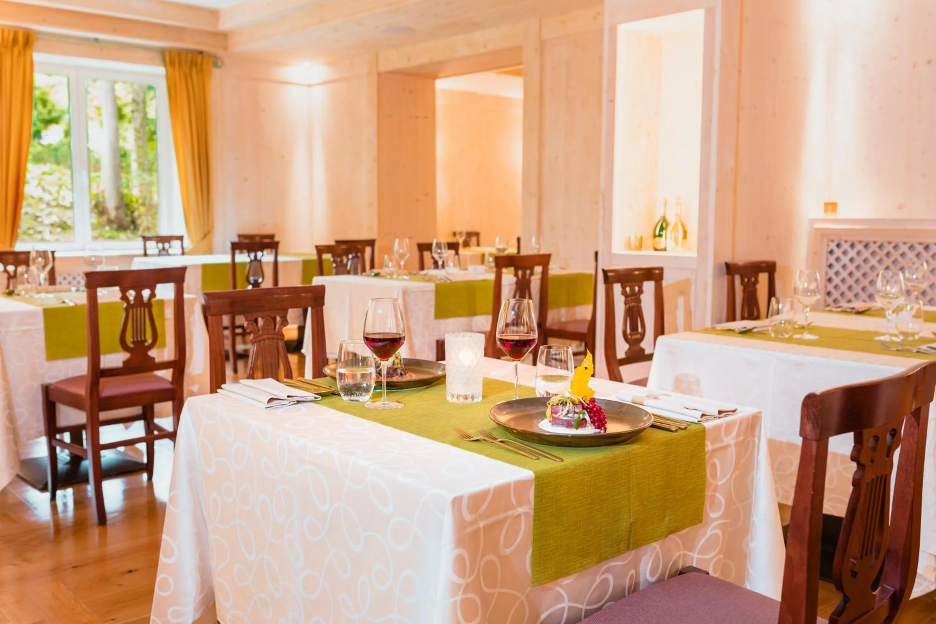 Restaurant/places to eat in Hotel Serena Cortina