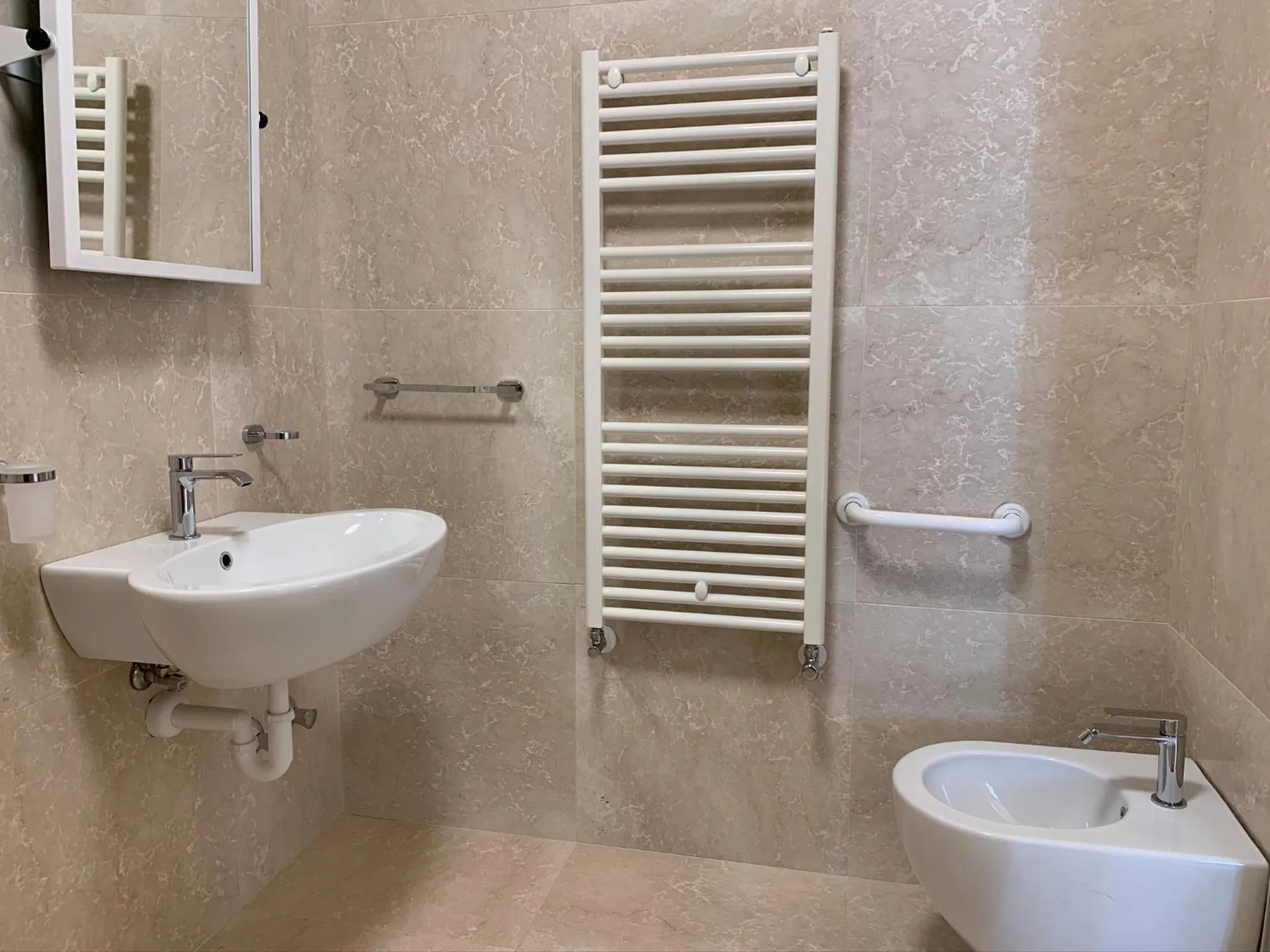 Toilet in Hotel Serena Cortina