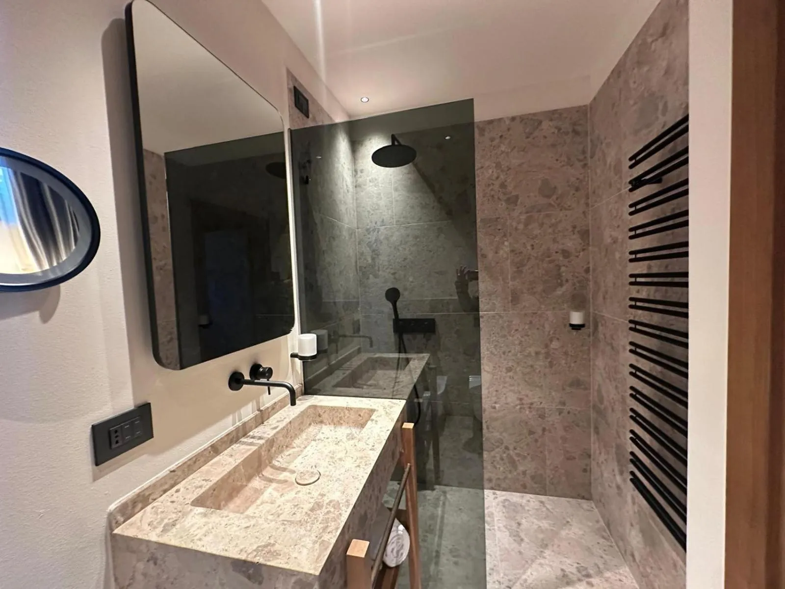 Shower in Hotel Serena Cortina