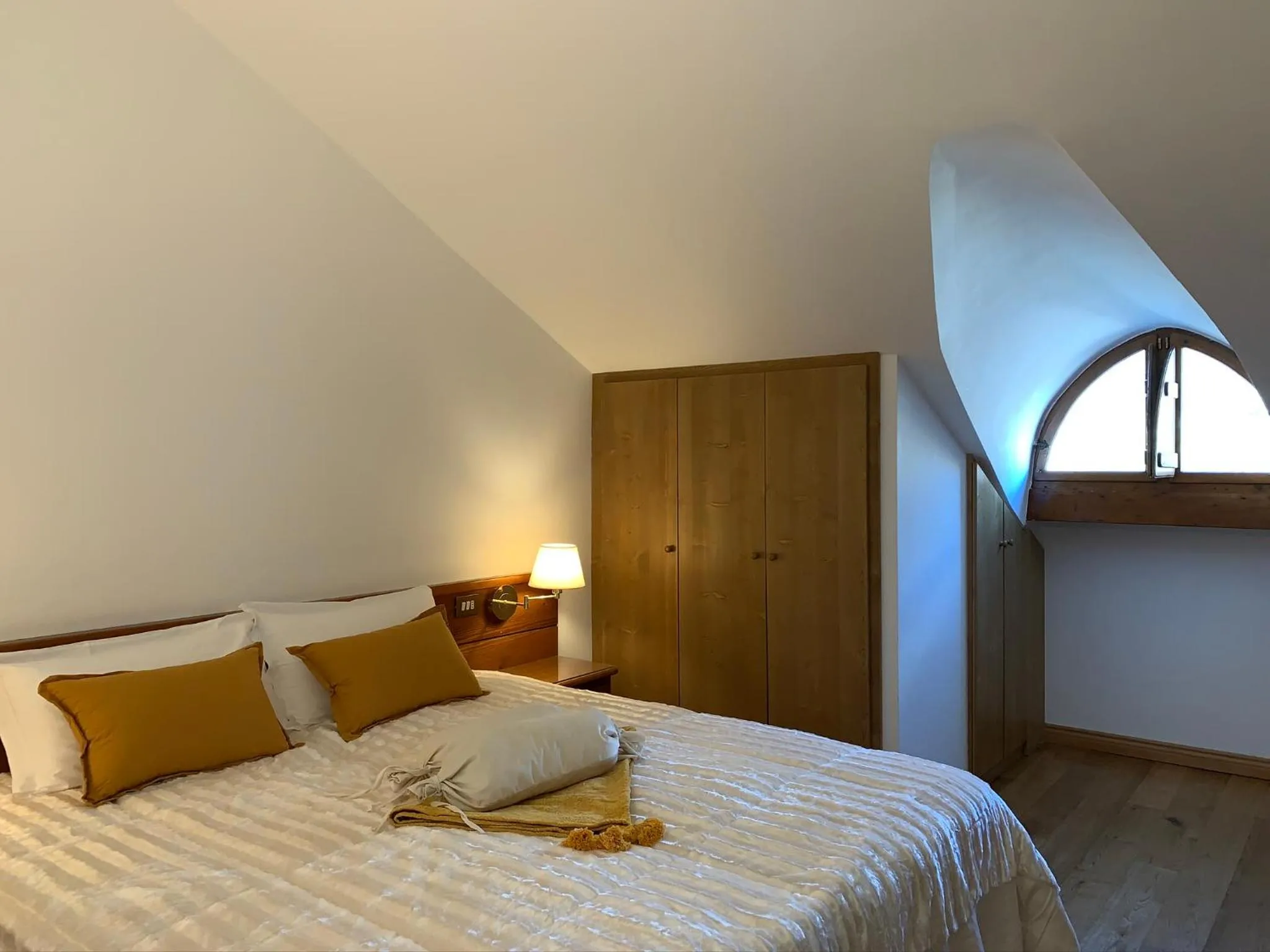 Bed in Hotel Serena Cortina