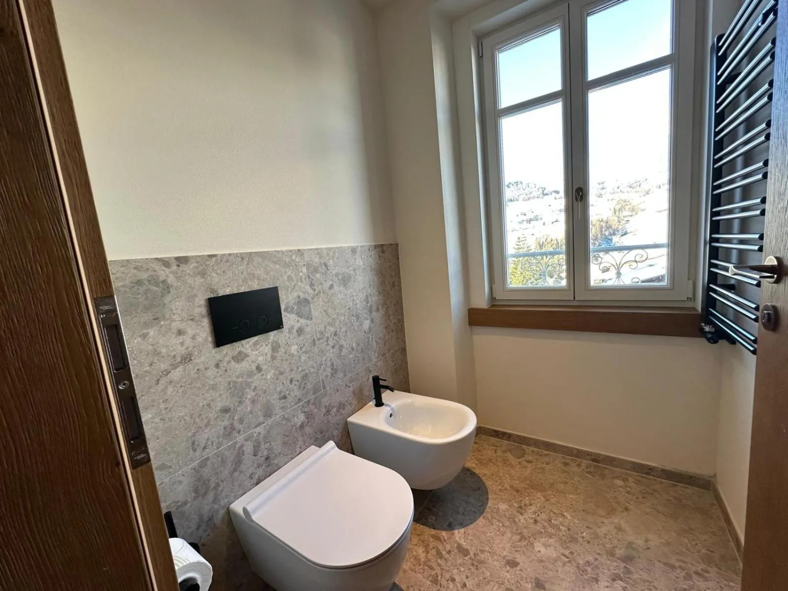 Toilet in Hotel Serena Cortina