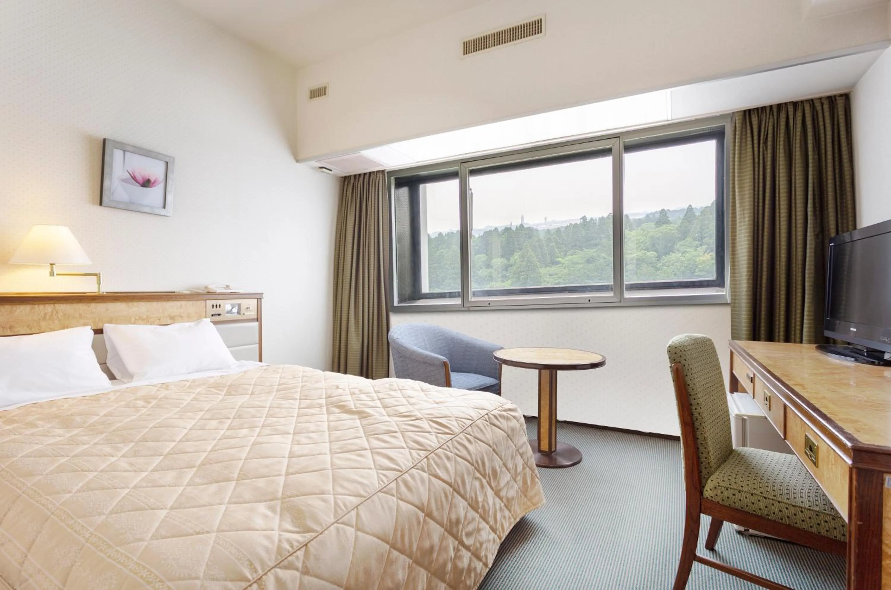 Photo of the whole room, Bed in Art Hotel Narita