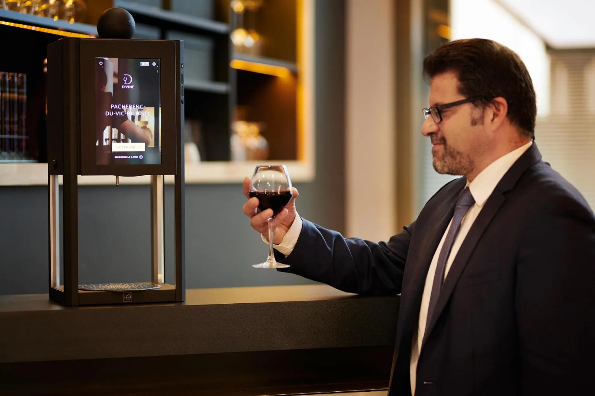 Staff in Seven Urban Suites Nantes Centre