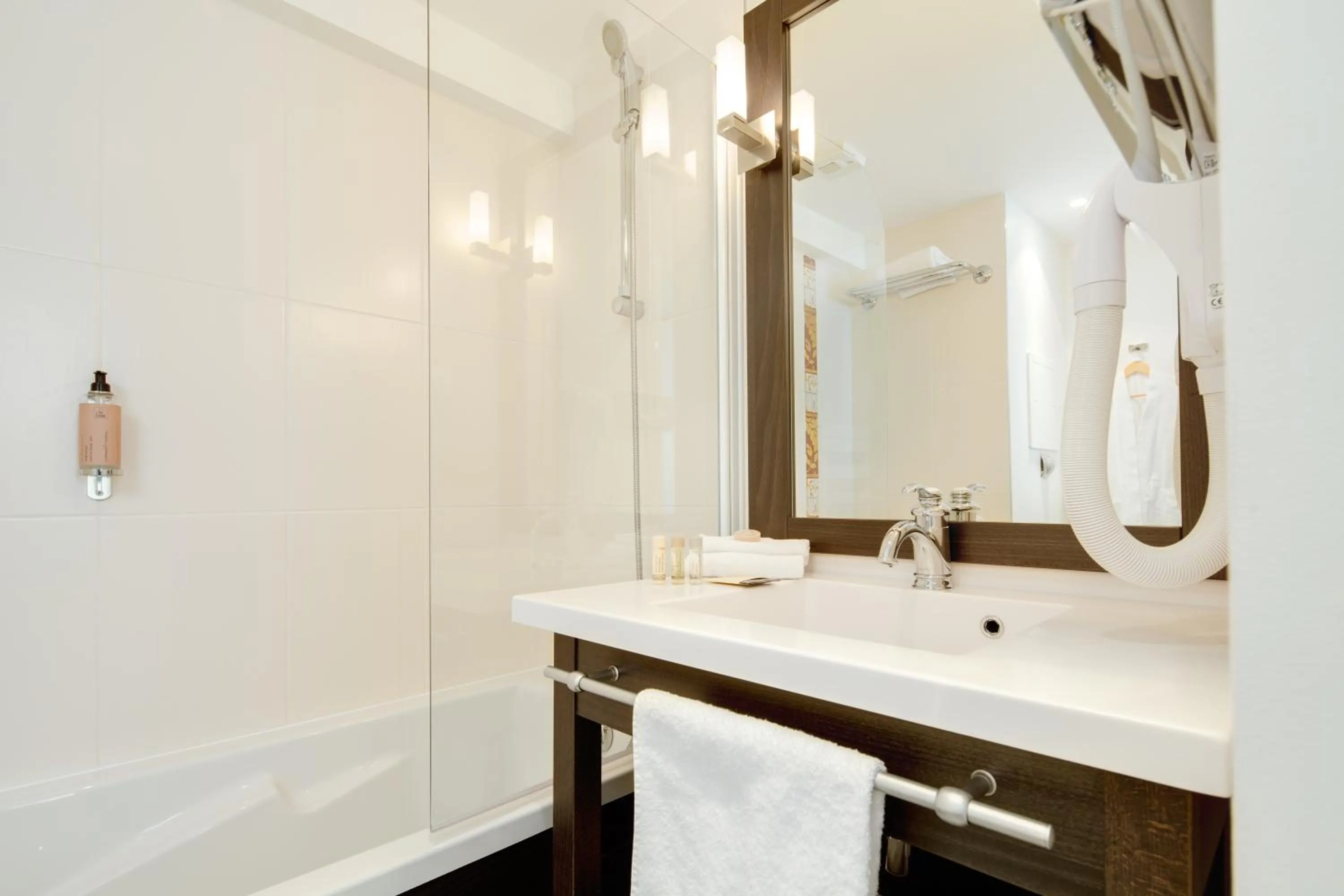 Bathroom in Seven Urban Suites Nantes Centre