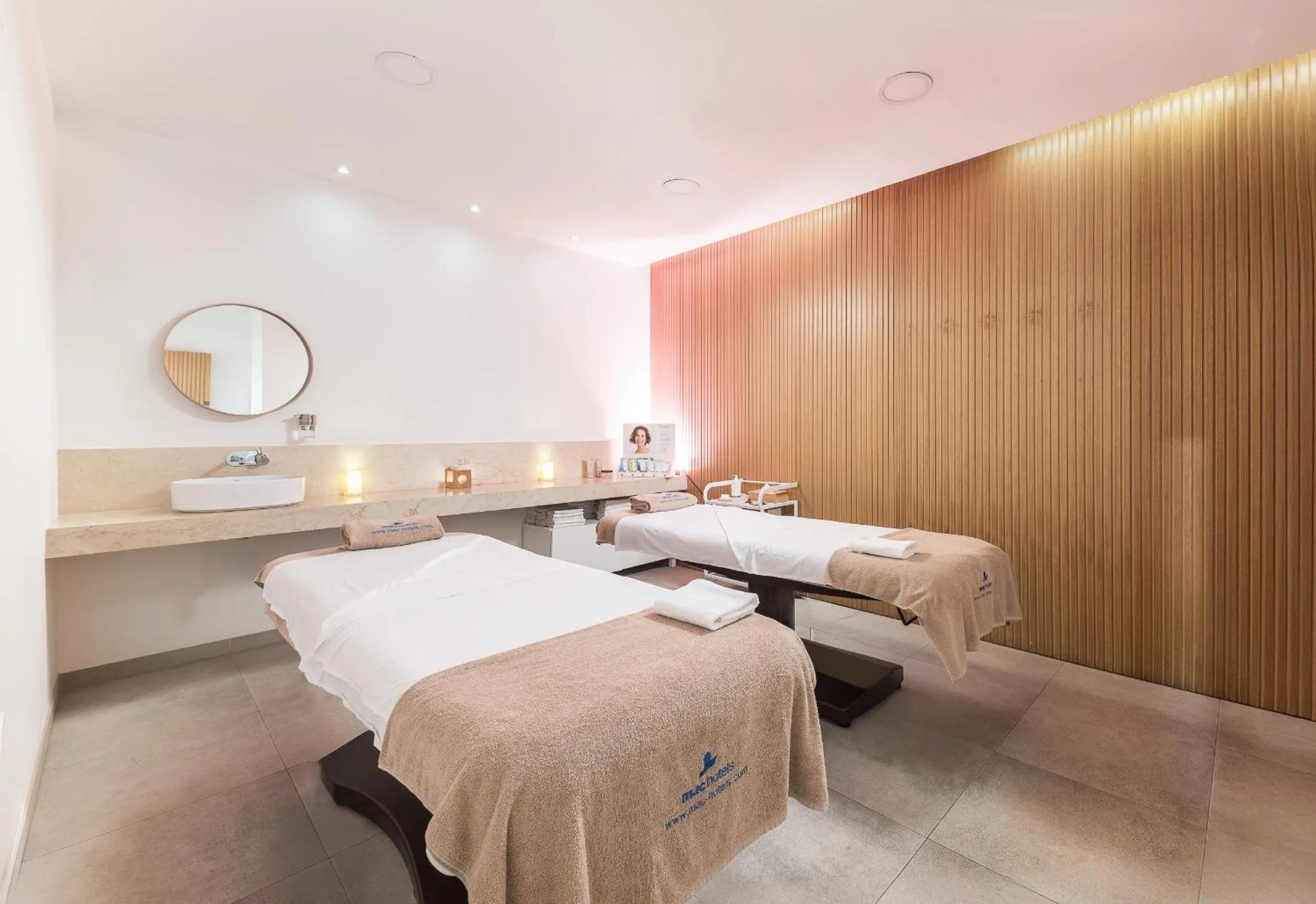 Spa and wellness centre/facilities, Bed in Mac Puerto Marina Benalmádena