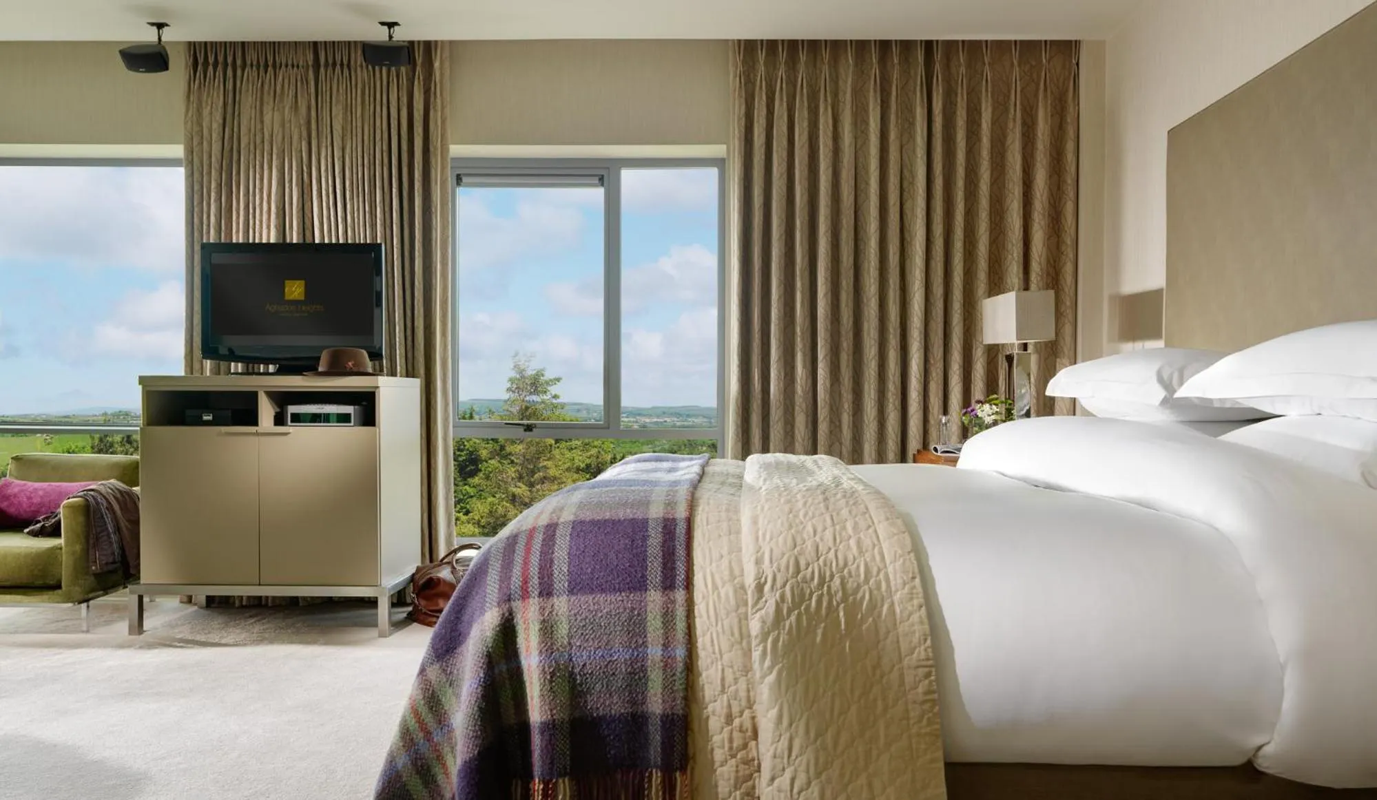 Bed in Aghadoe Heights Hotel & Spa