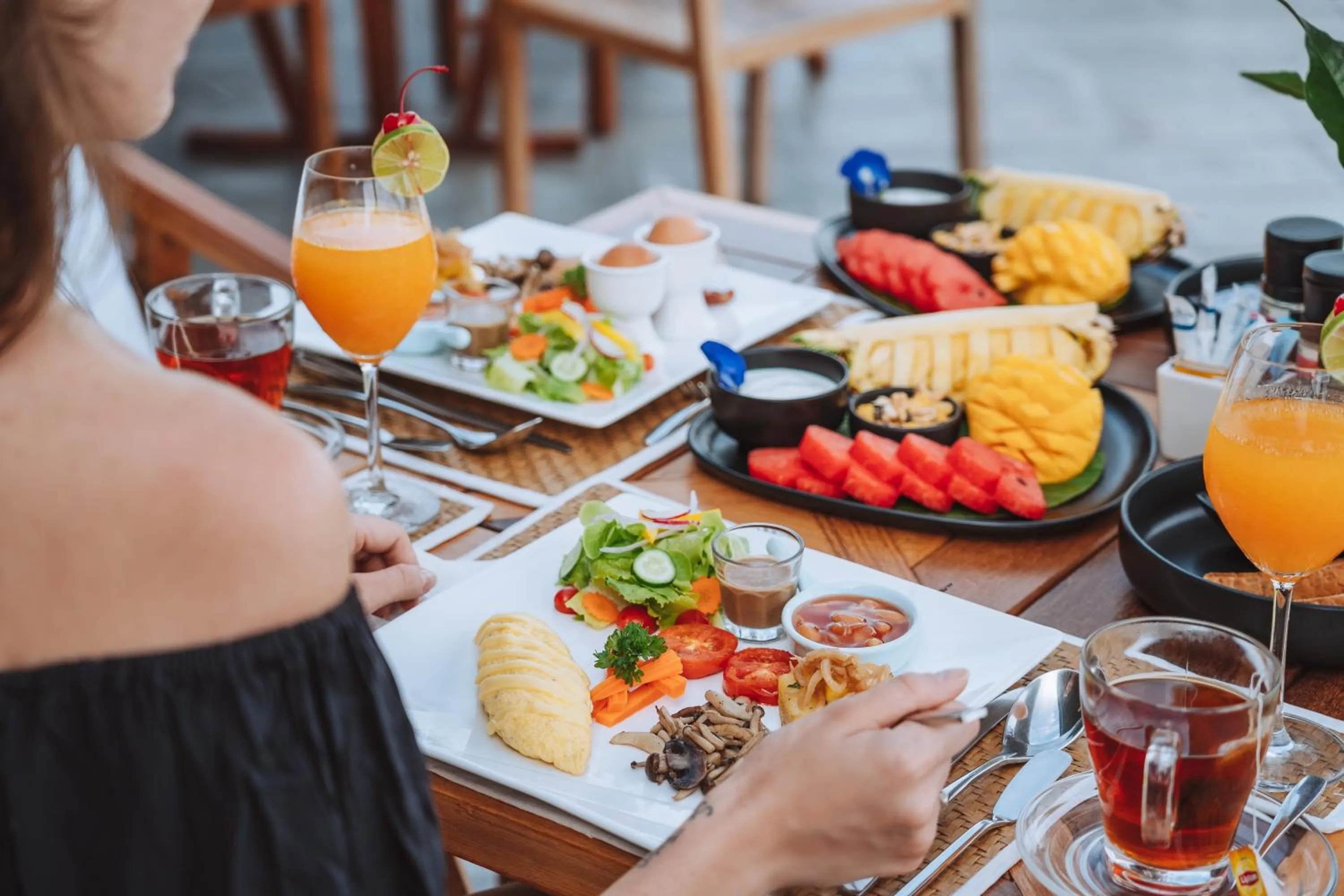 Food and drinks in Varivana Resort Koh Phangan, The Centara Collection