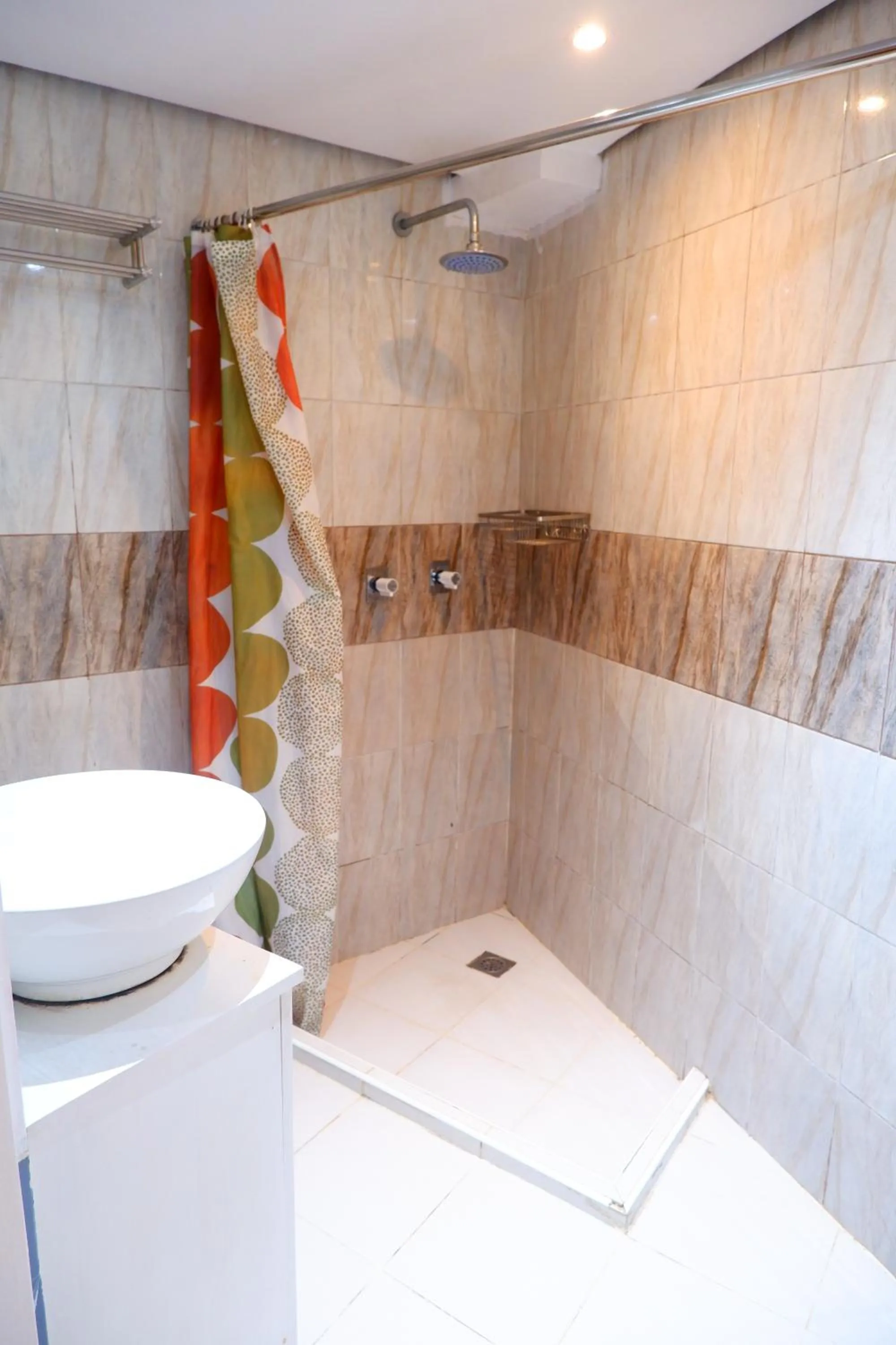 Shower in Sunset View Ridge Residences