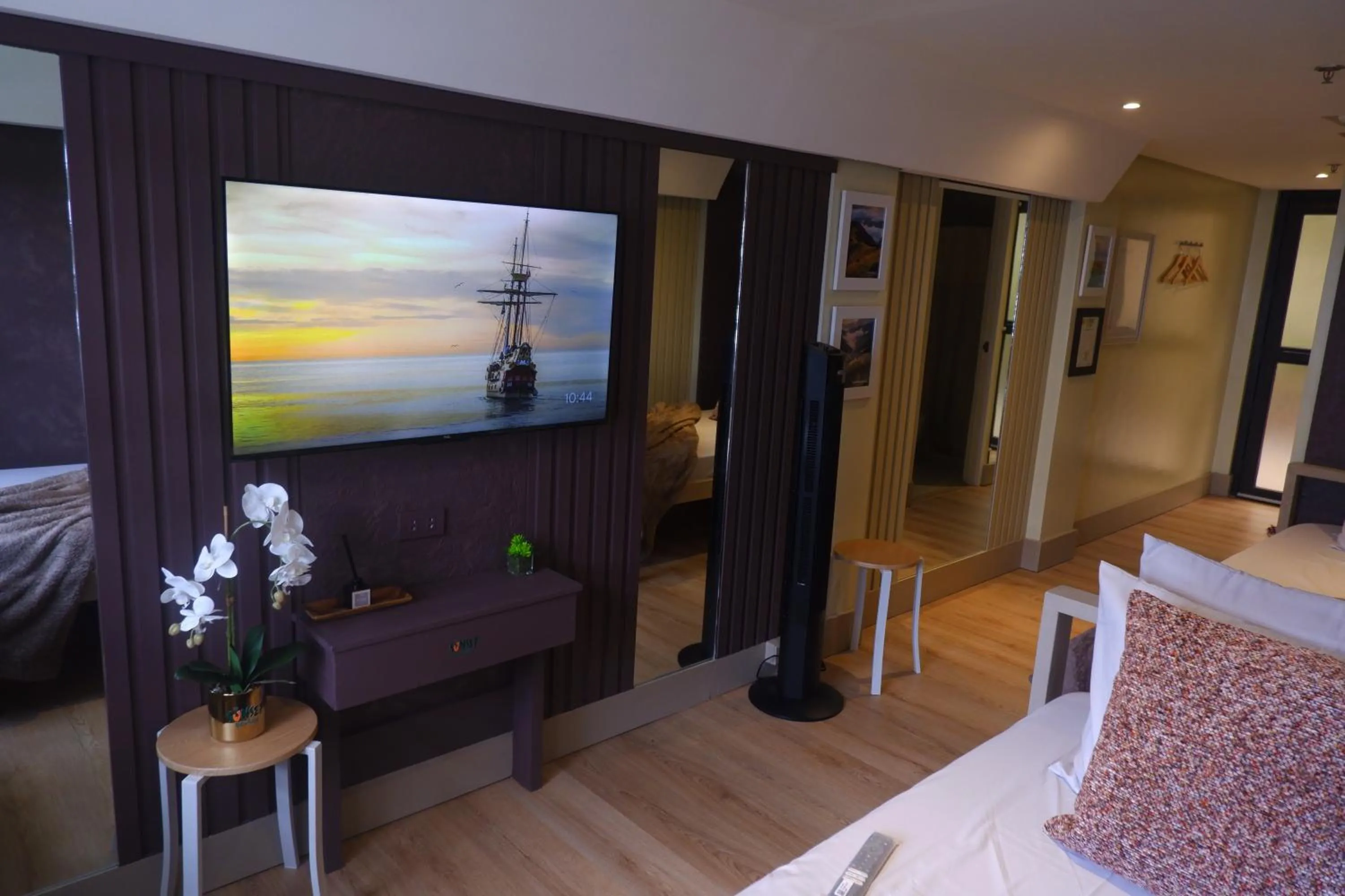 Bed in Sunset View Ridge Residences