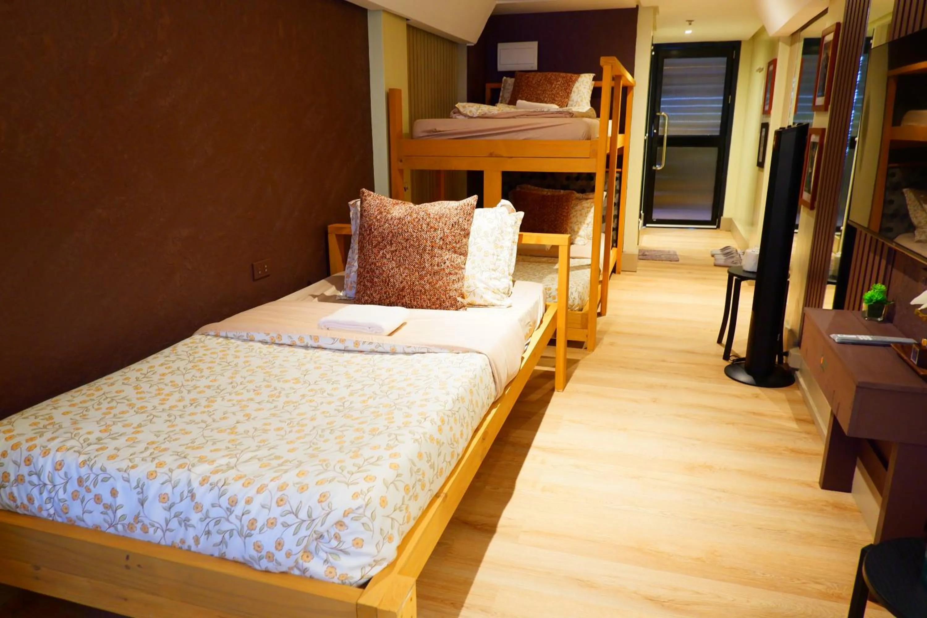 Bed in Sunset View Ridge Residences