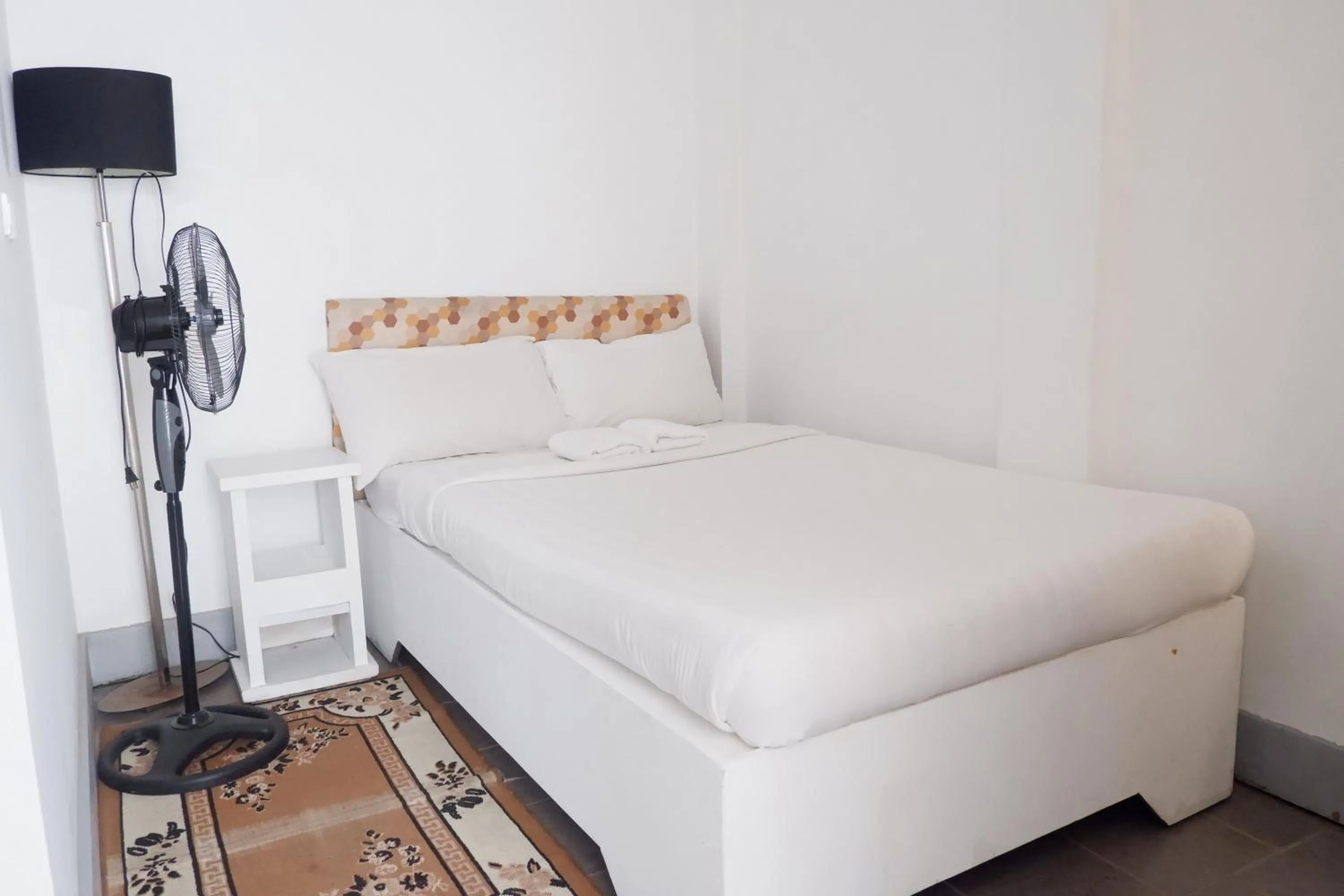 TV and multimedia, Bed in Sunset View Ridge Residences