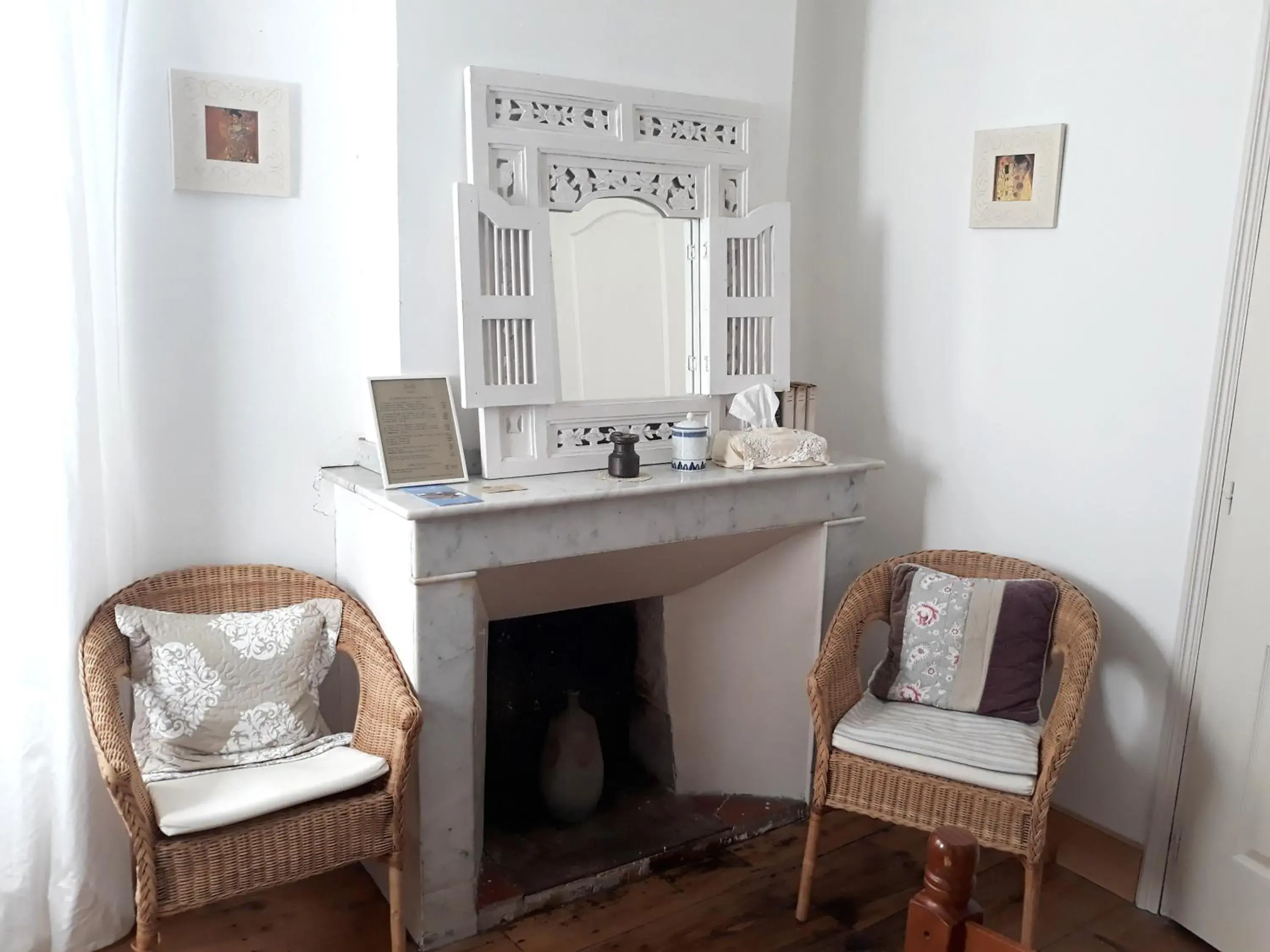 Double Room in Maison Rives - Village du Livre de Montolieu Double Room in Maison Rives - Village du Livre de Montolieu