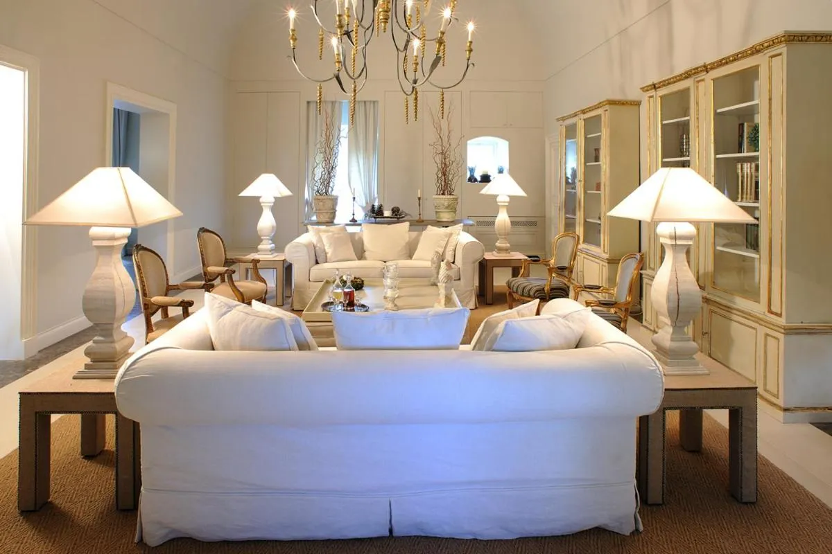 Communal lounge/ TV room in Castello Camemi