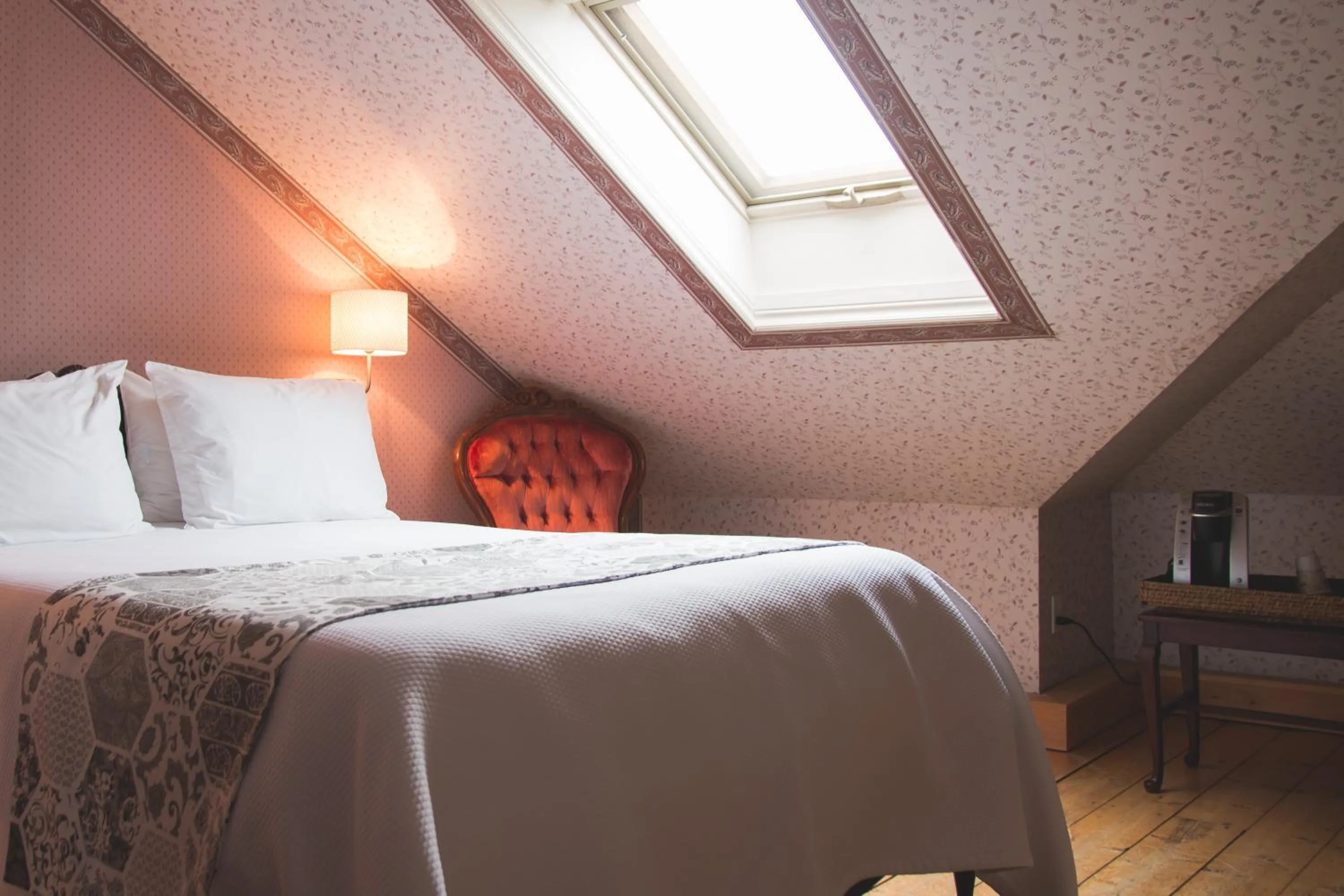 View (from property/room), Bed in Auberge La Seigneurie