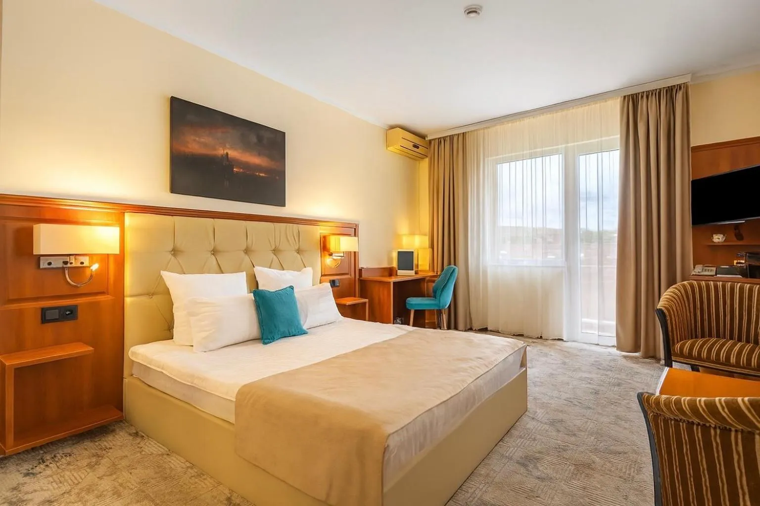 TV and multimedia, Bed in Hotel Athos R.M.T.