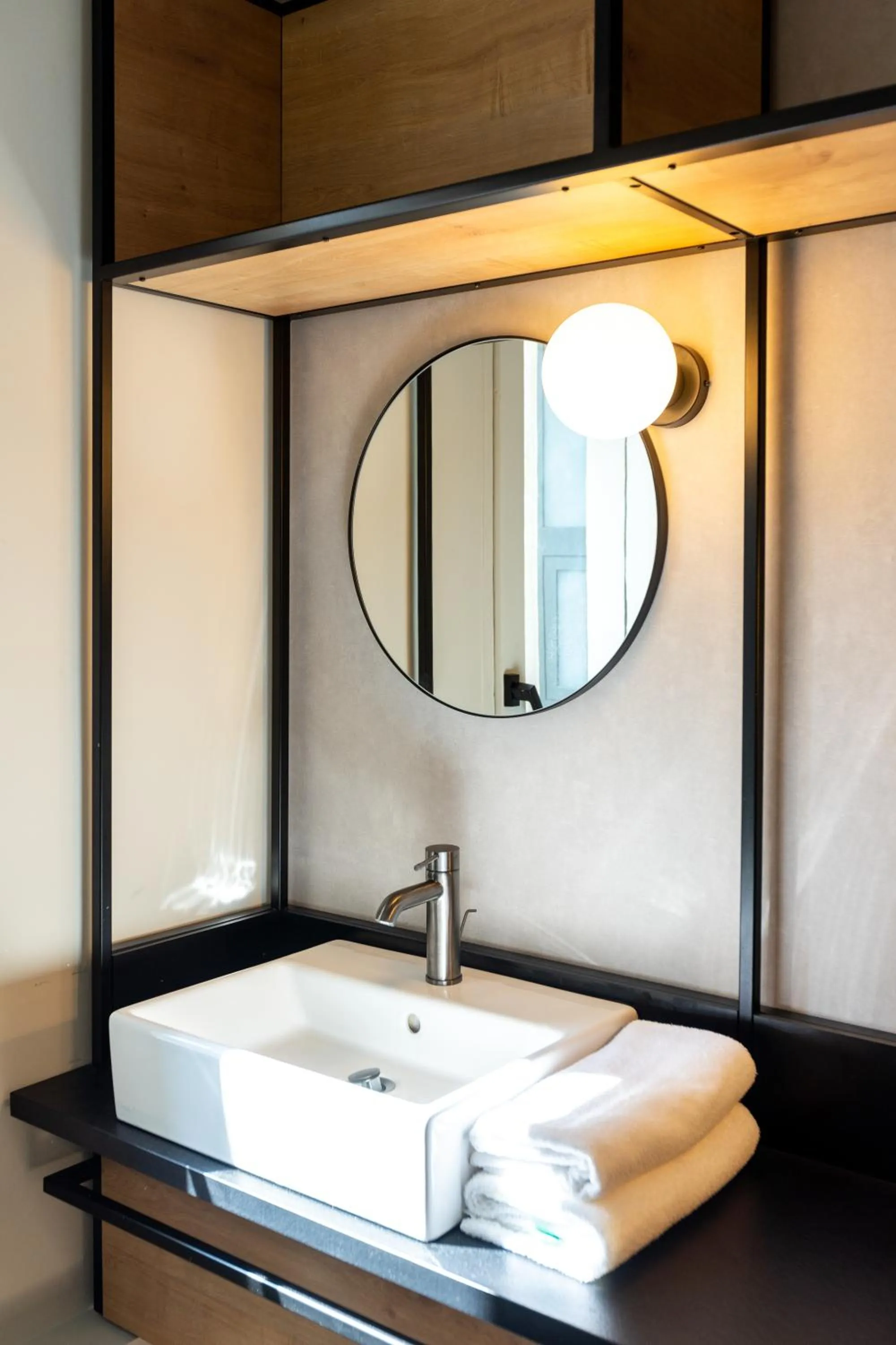 Decorative detail in Ibis Pau Centre