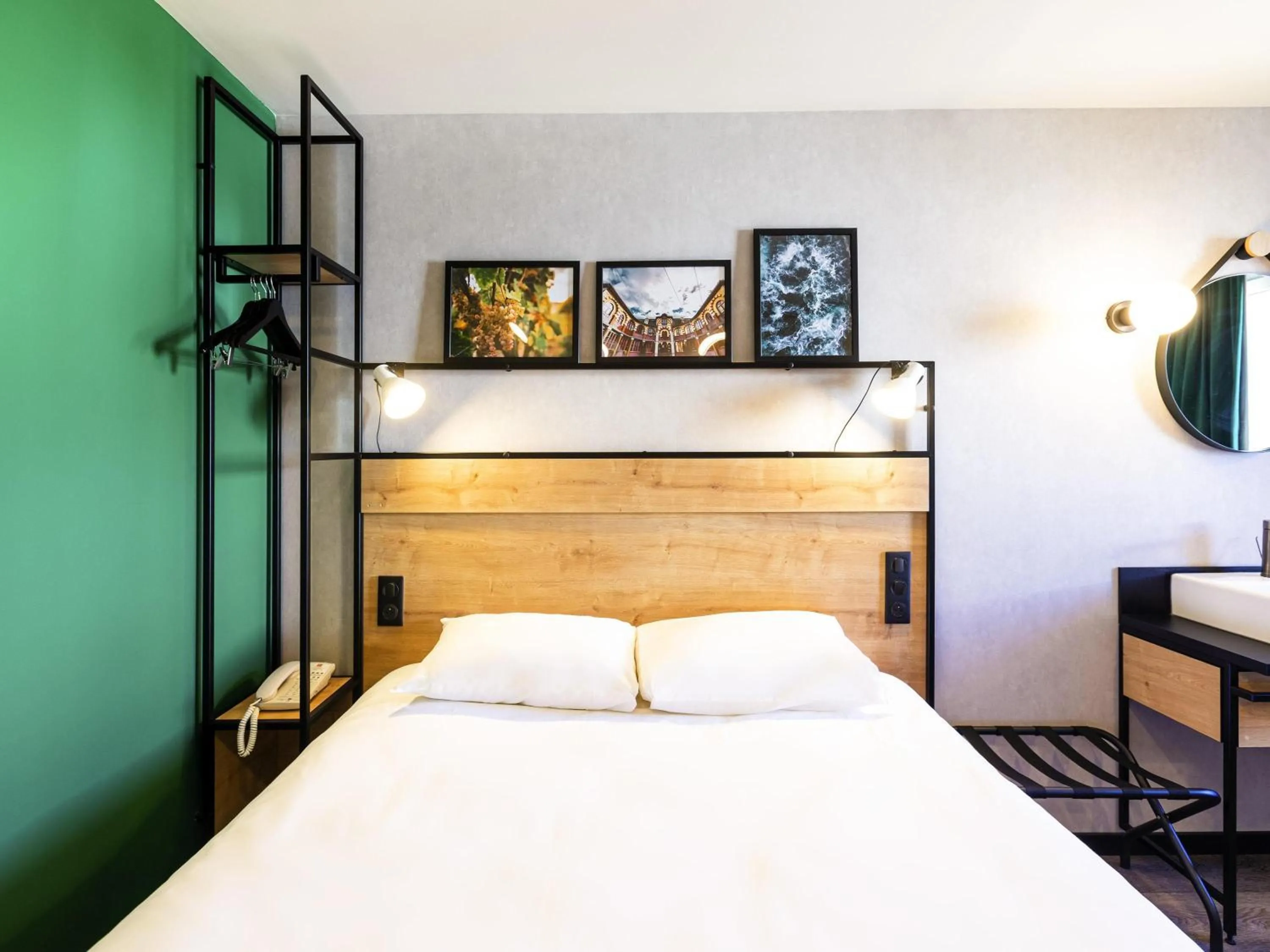 Bedroom, Bed in Ibis Pau Centre