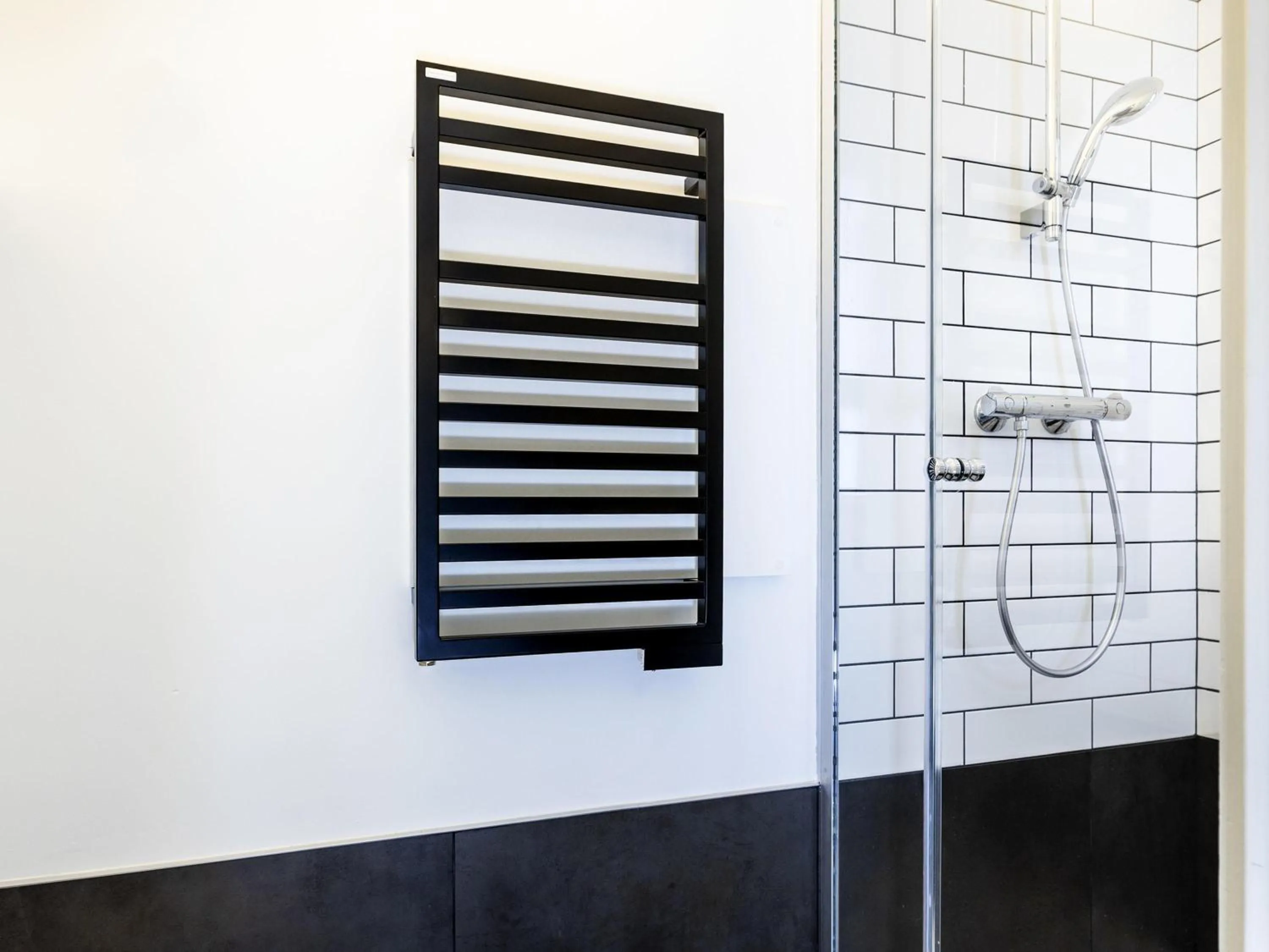 Bedroom in Ibis Pau Centre