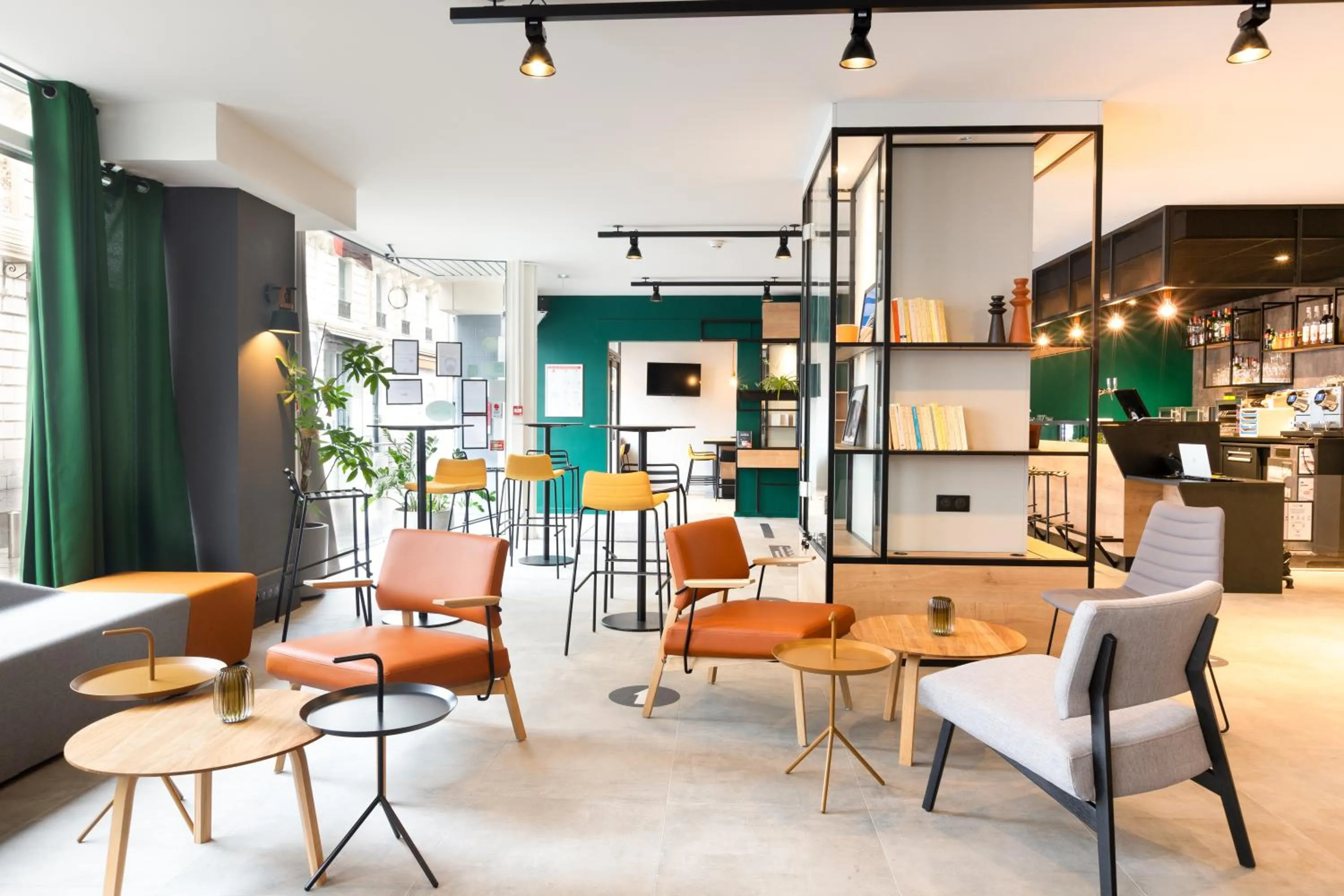 Living room in Ibis Pau Centre