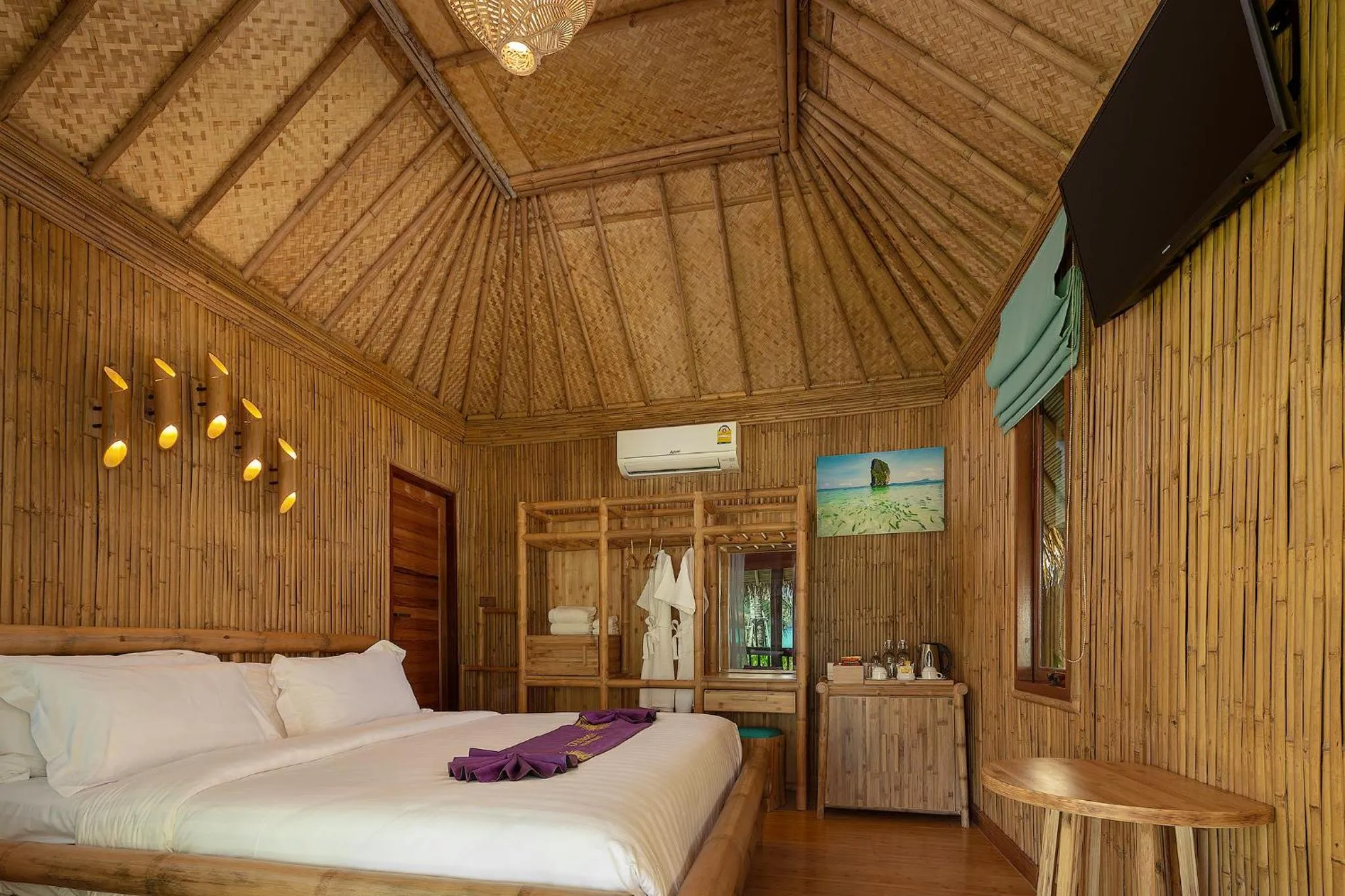 Bedroom, Bed in Phi Phi CoCo Beach Resort