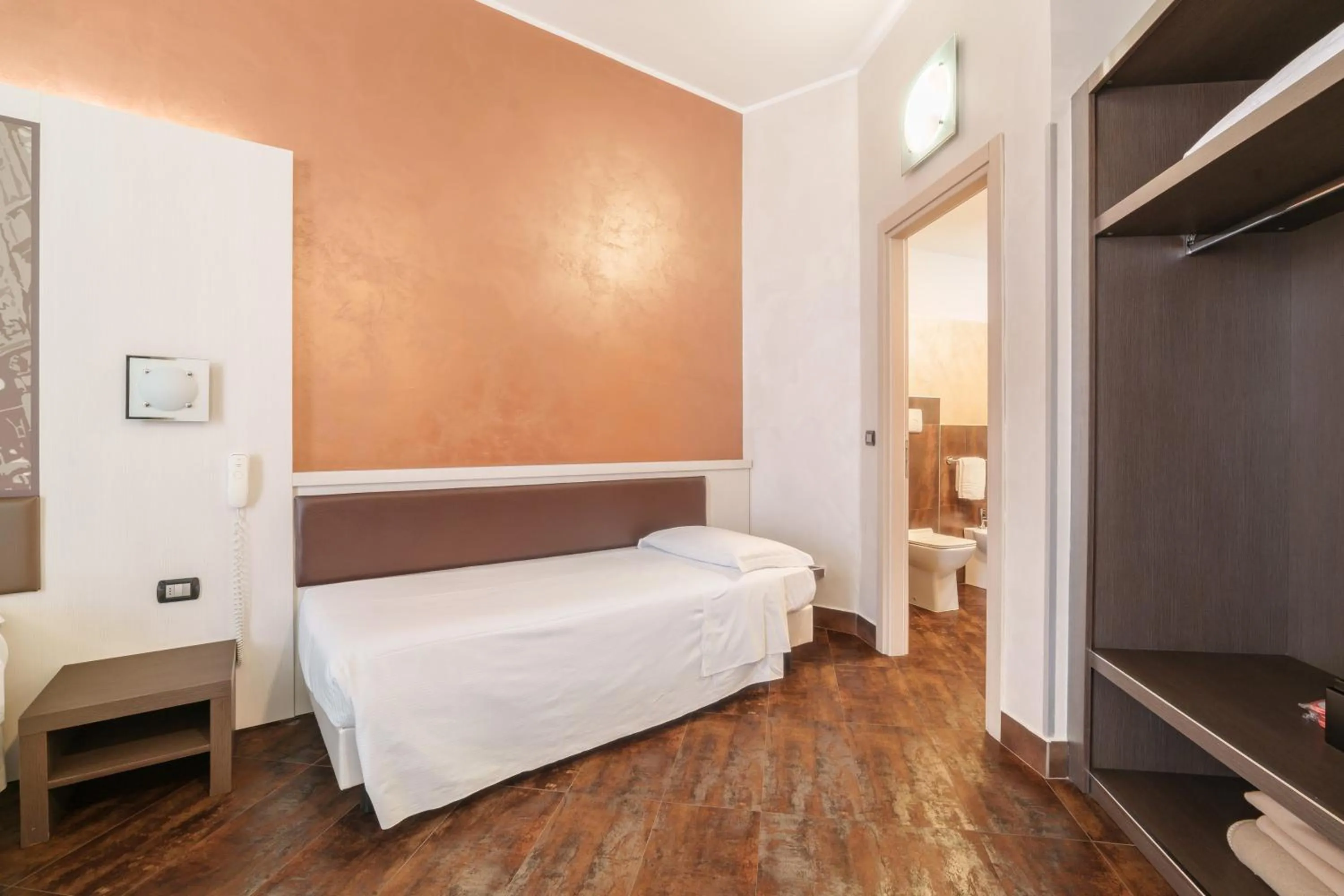 Bed in Hotel Milano Navigli