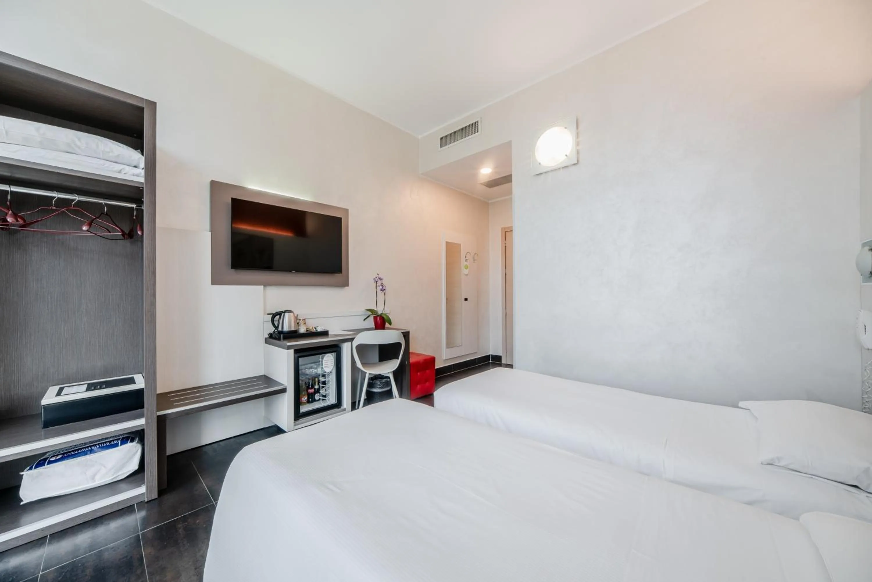 Bed in Hotel Milano Navigli
