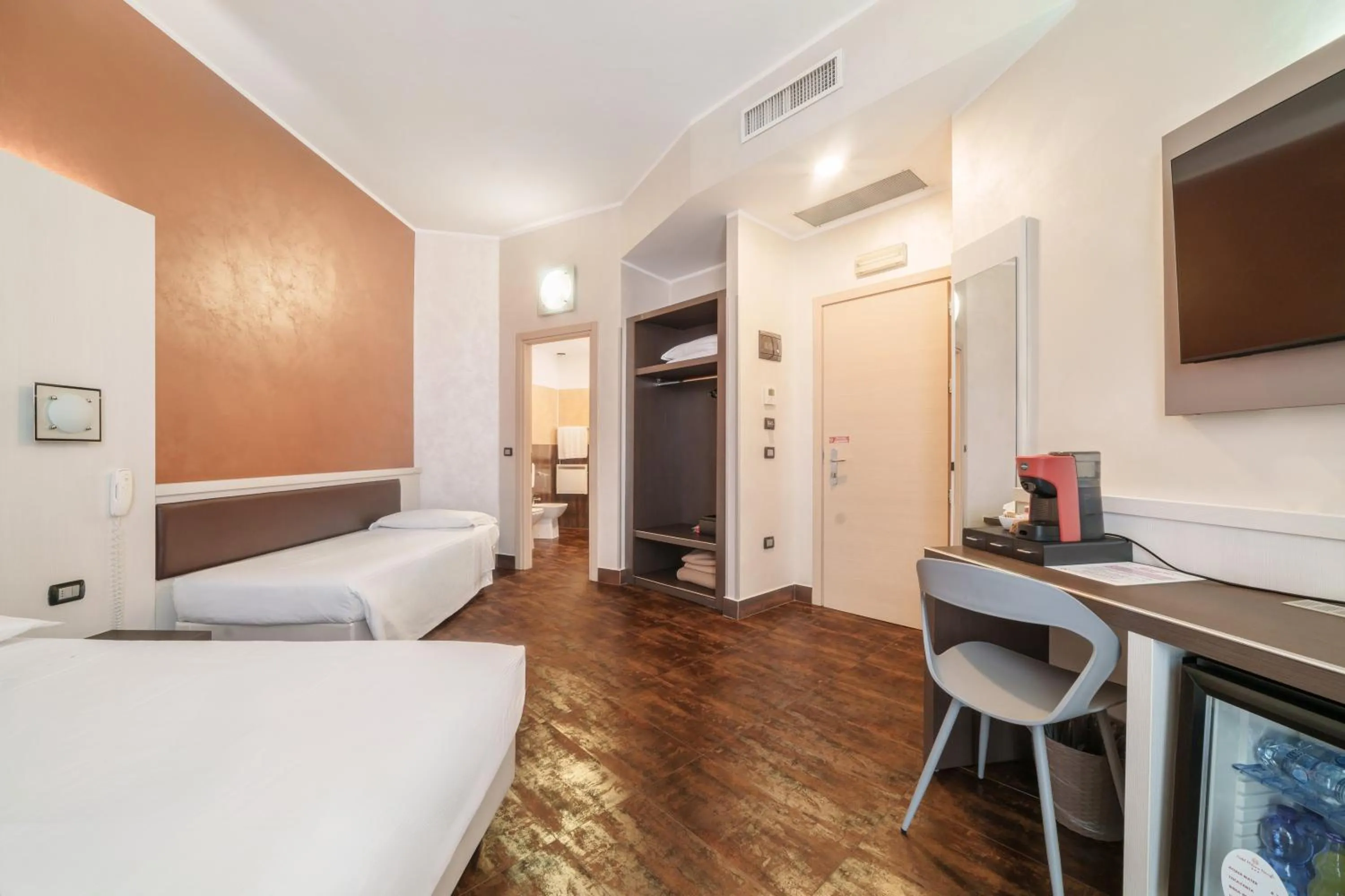 Bed in Hotel Milano Navigli