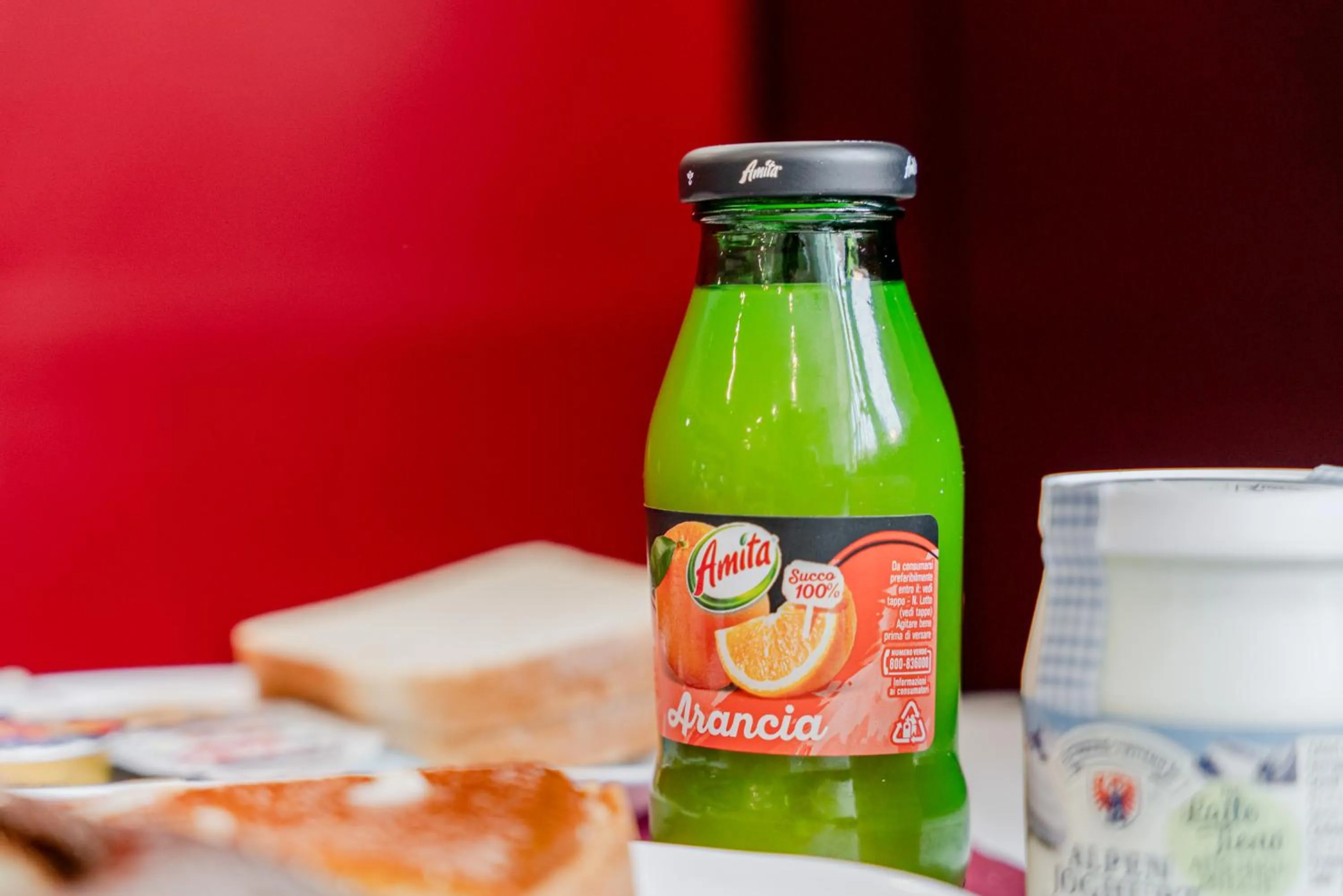 Food and drinks in Hotel Milano Navigli