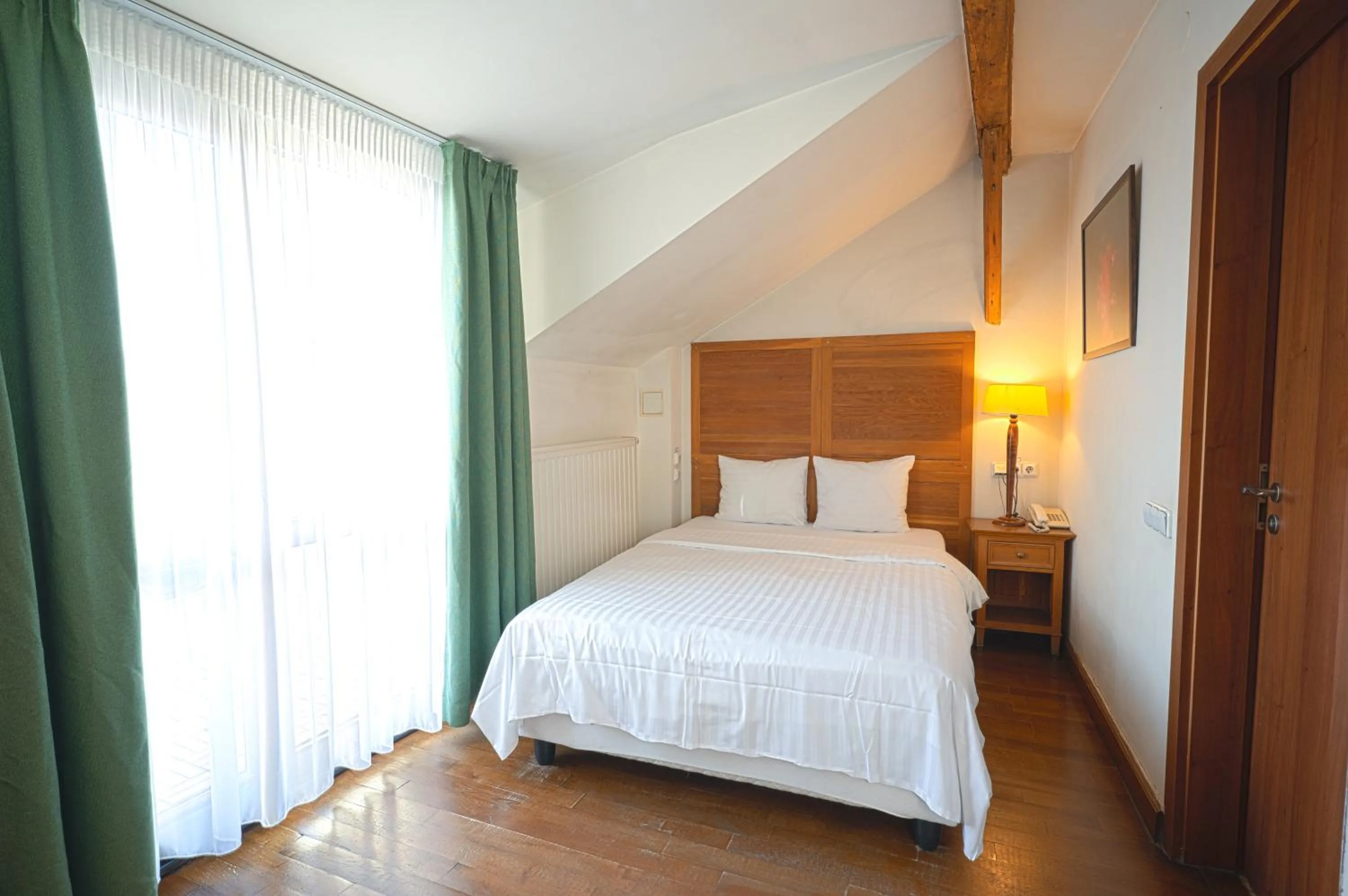 Bedroom, Bed in Rembrandt Old Town