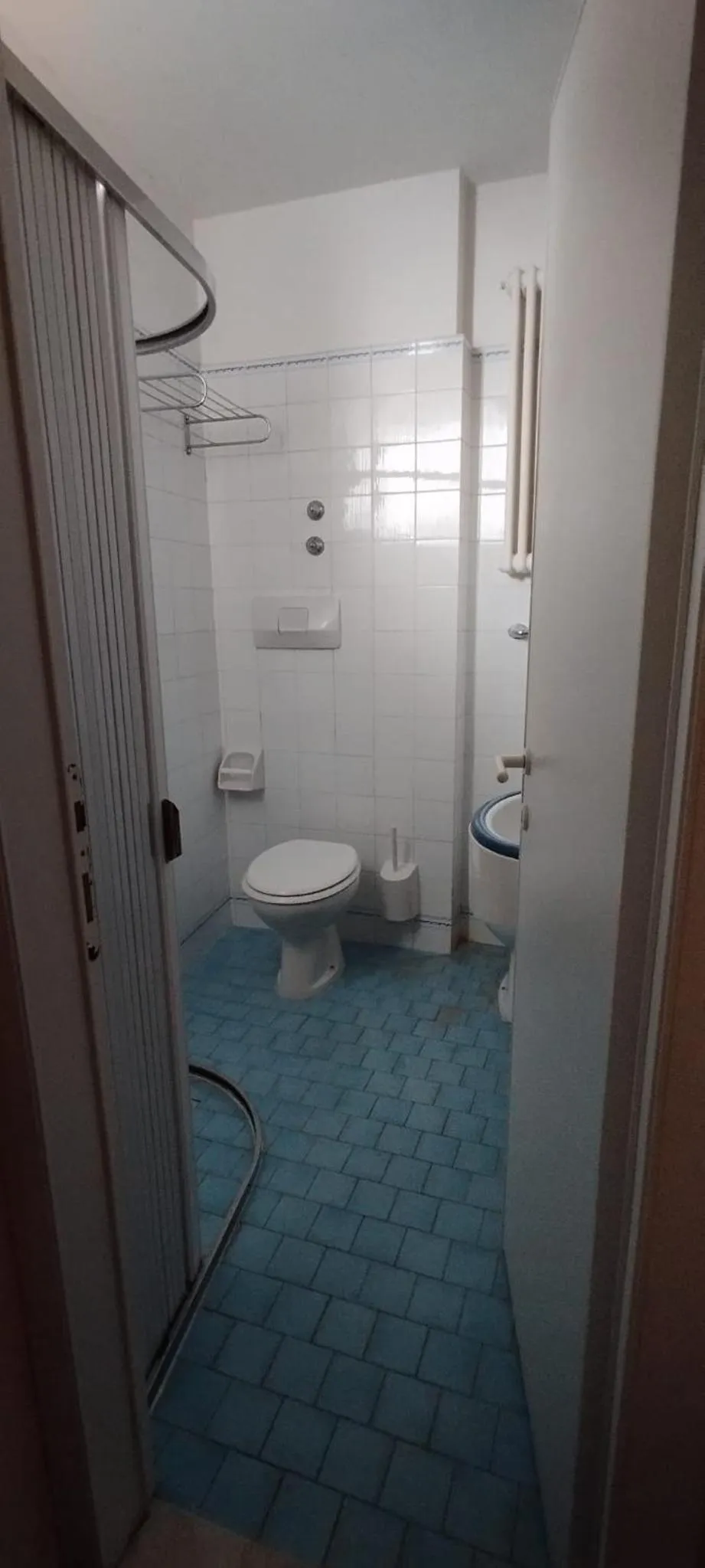 Shower in Hotel Acerboli