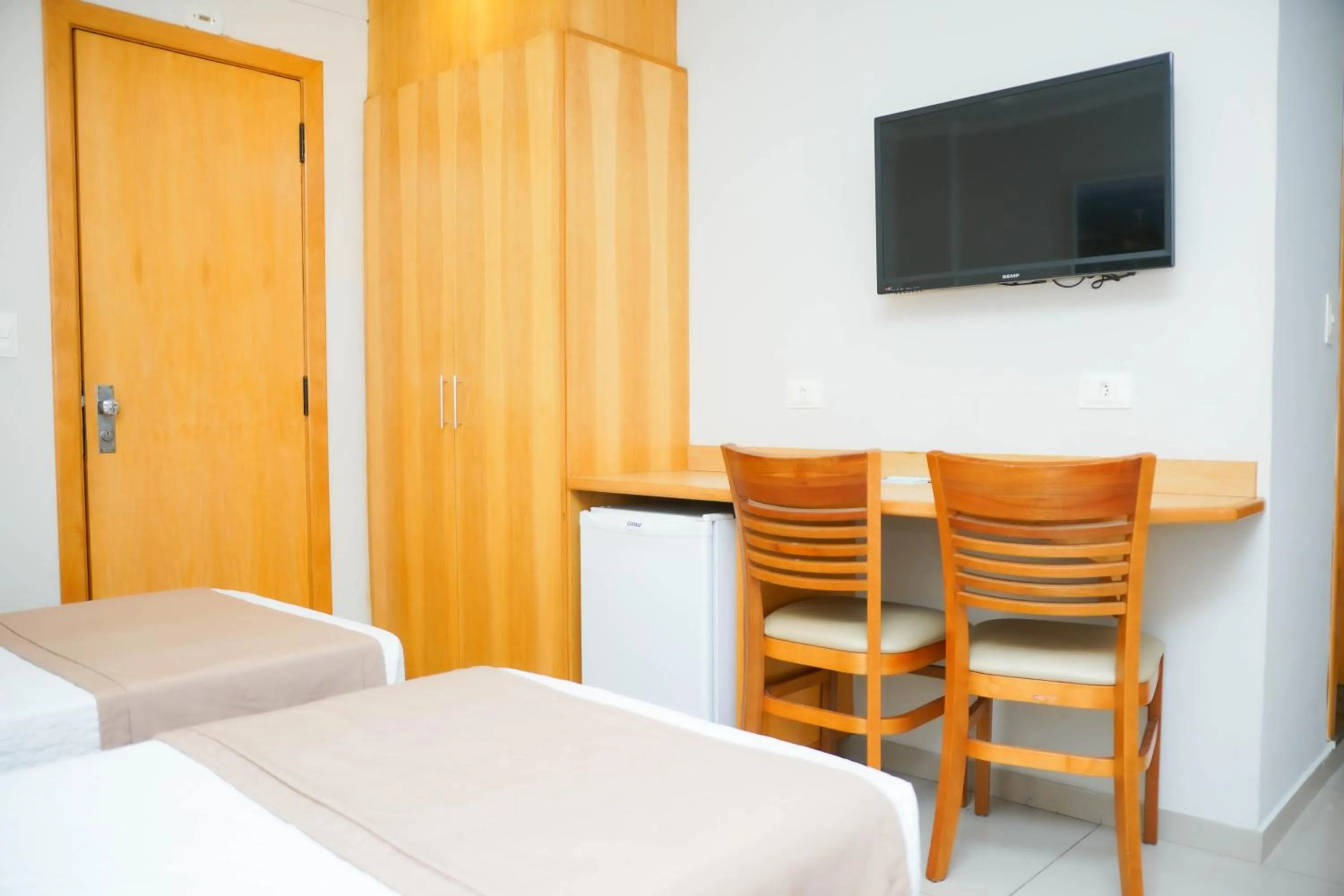 Bedroom, Bed in Saionara Hotel