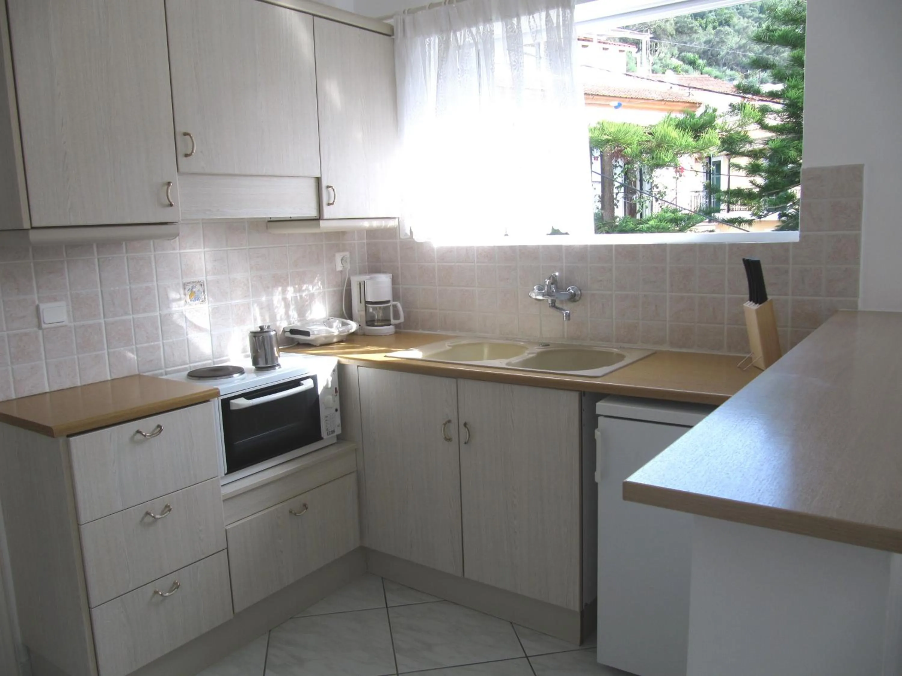 Irini Apartments and Studios