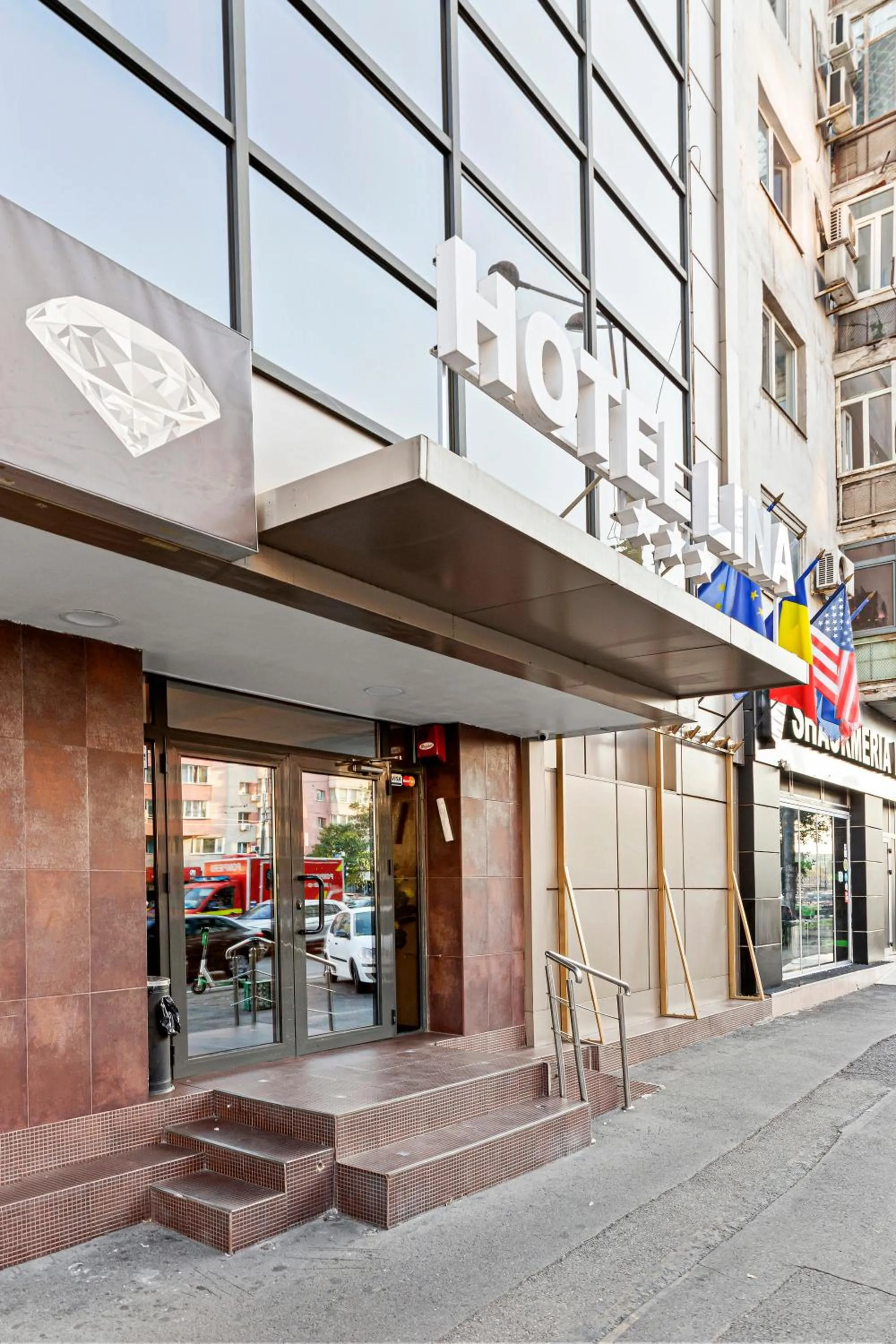 Facade/entrance in Lina Hotel