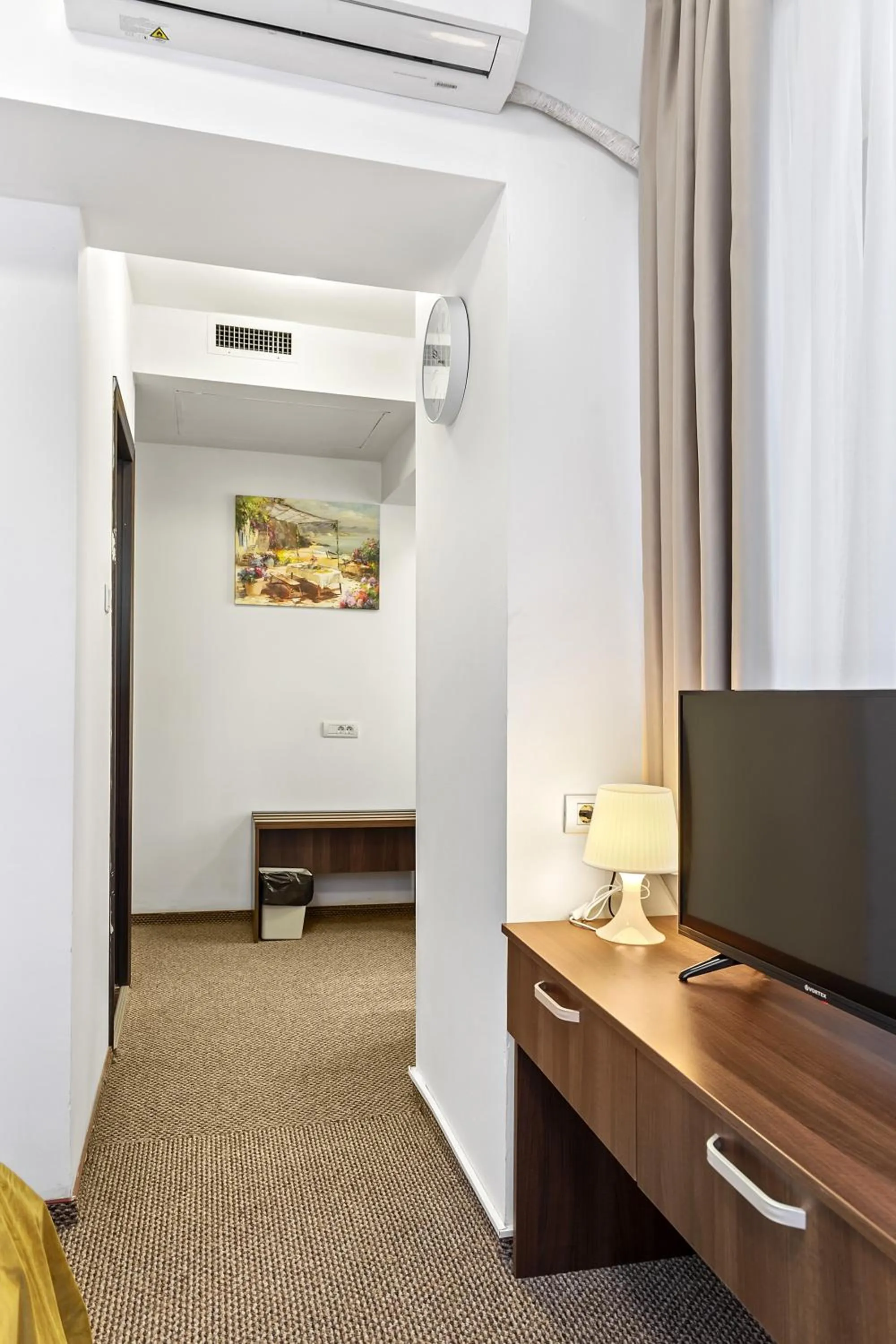 TV and multimedia in Lina Hotel