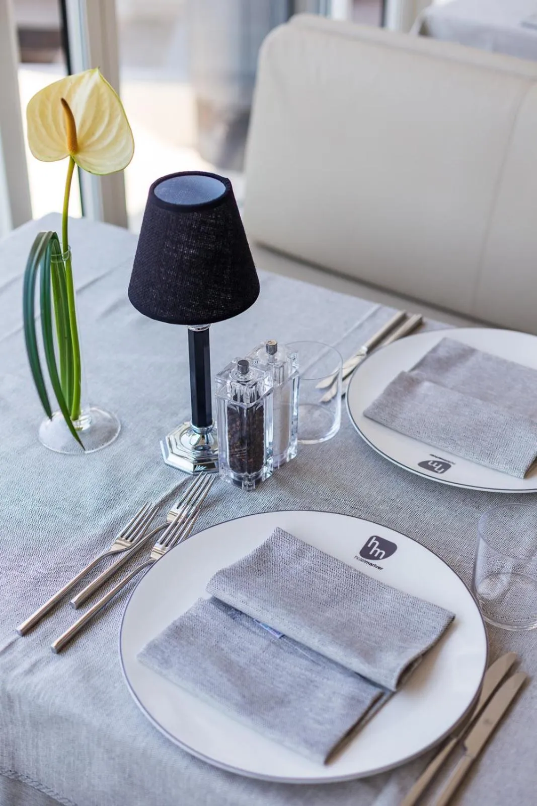 Restaurant/places to eat in Hotel Mariver