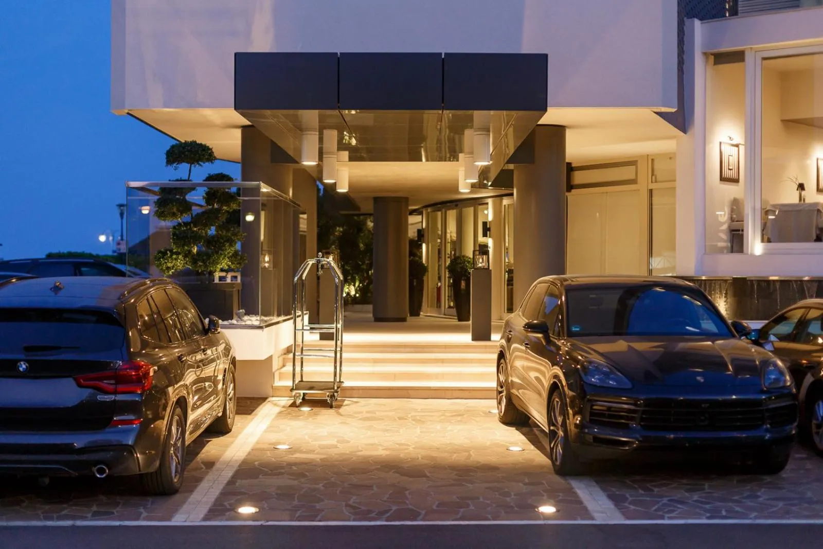 Facade/entrance in Hotel Mariver