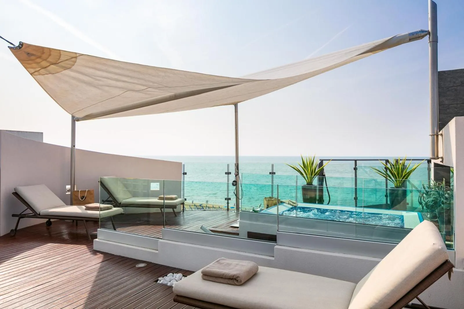 Hot Tub in Hotel Mariver