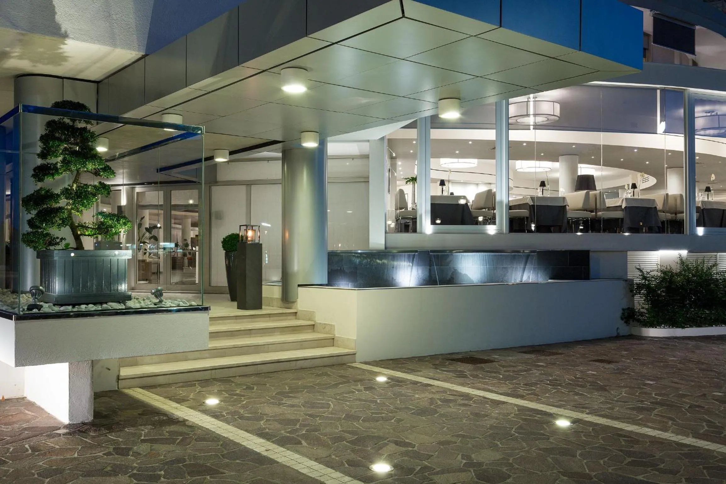 Facade/entrance in Hotel Mariver