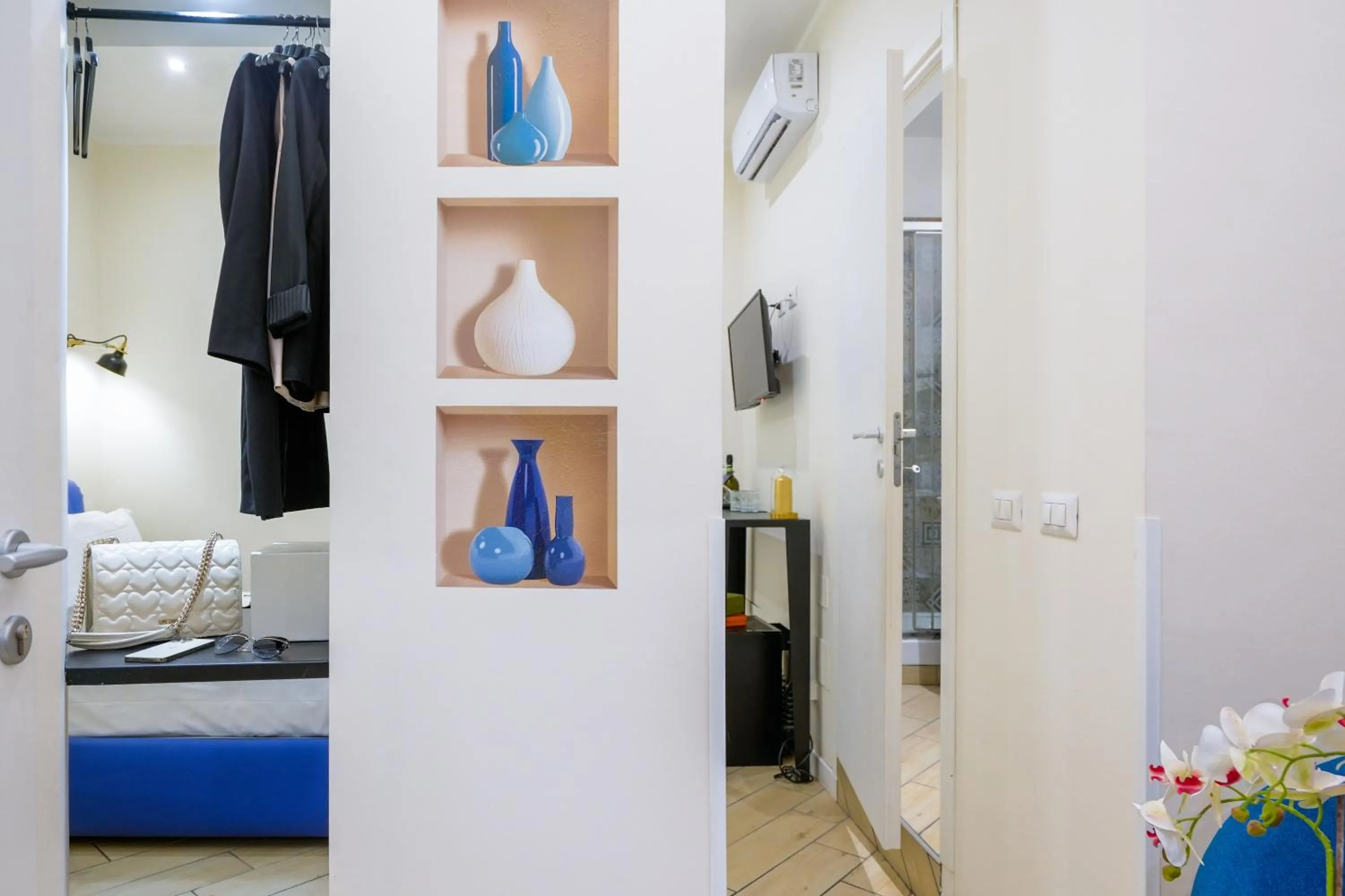 Decorative detail, Bed in Pantheon Unique Rooms