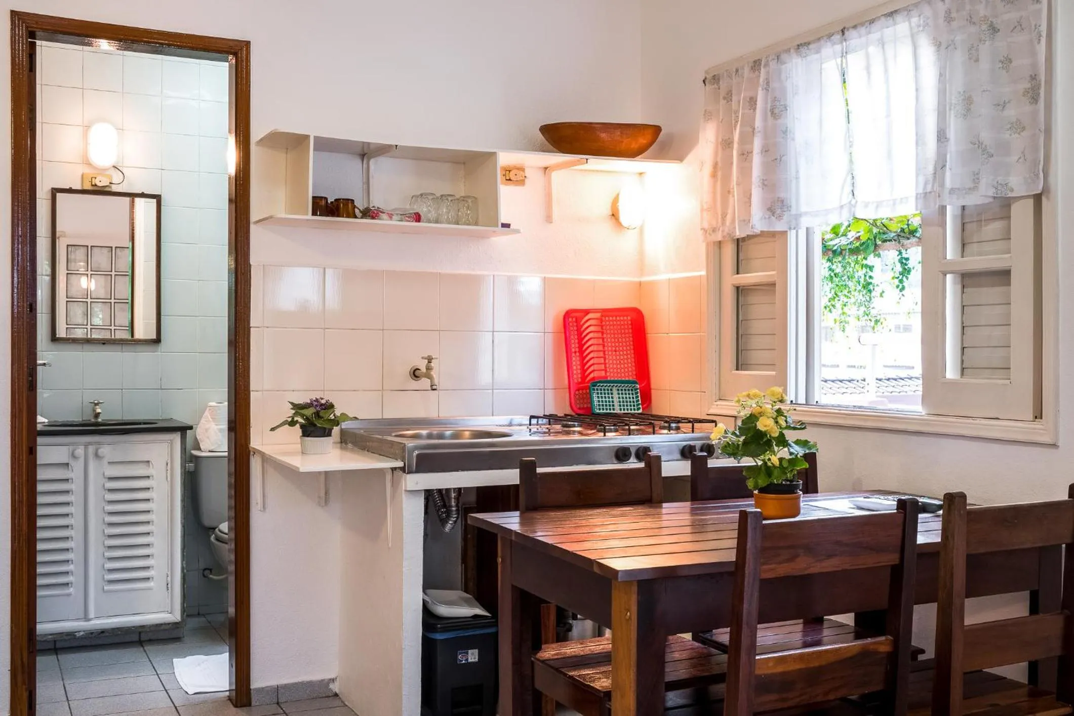 Kitchen or kitchenette in Pousada Sanremo Inn