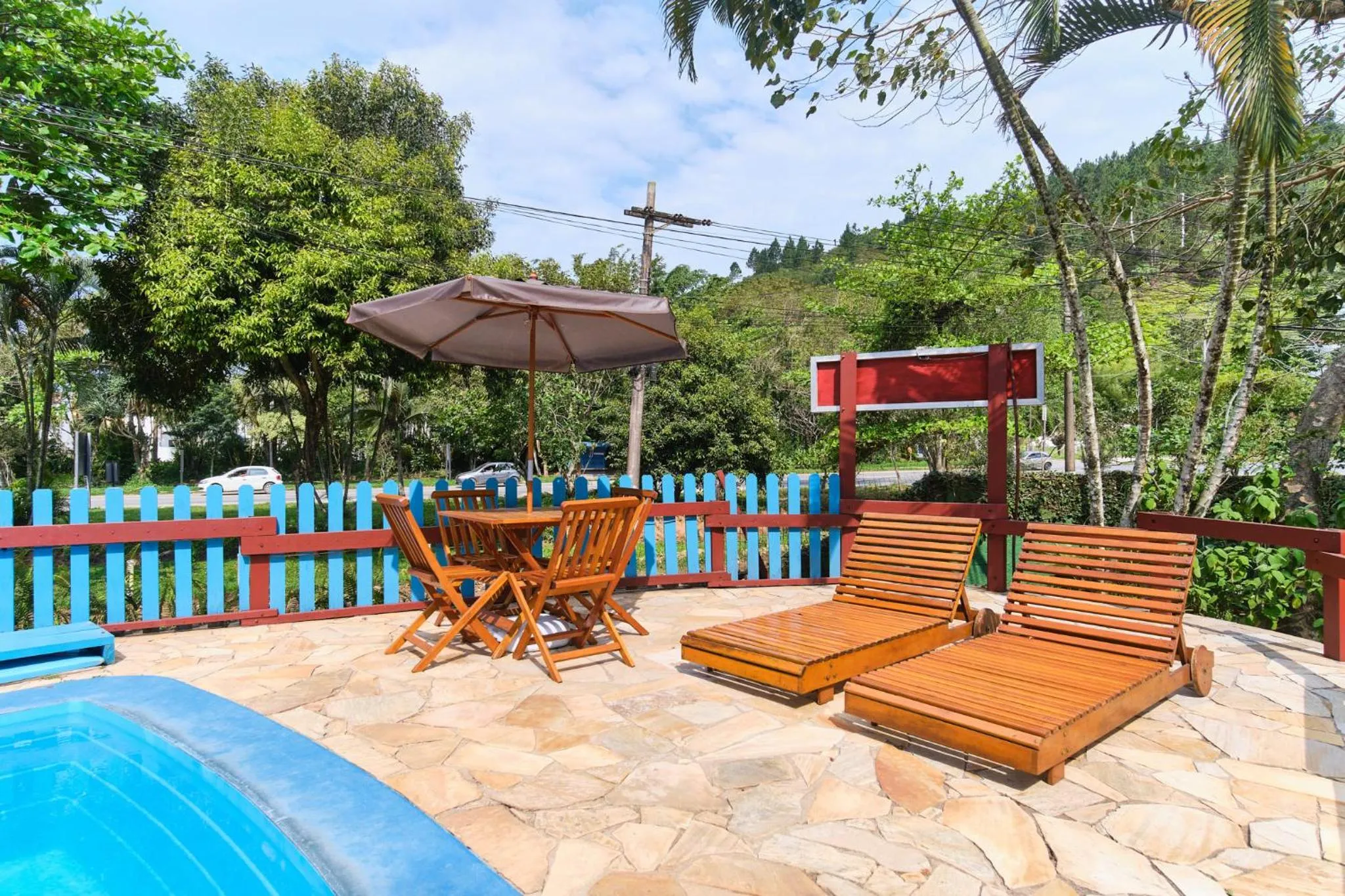 Swimming pool in Pousada Sanremo Inn