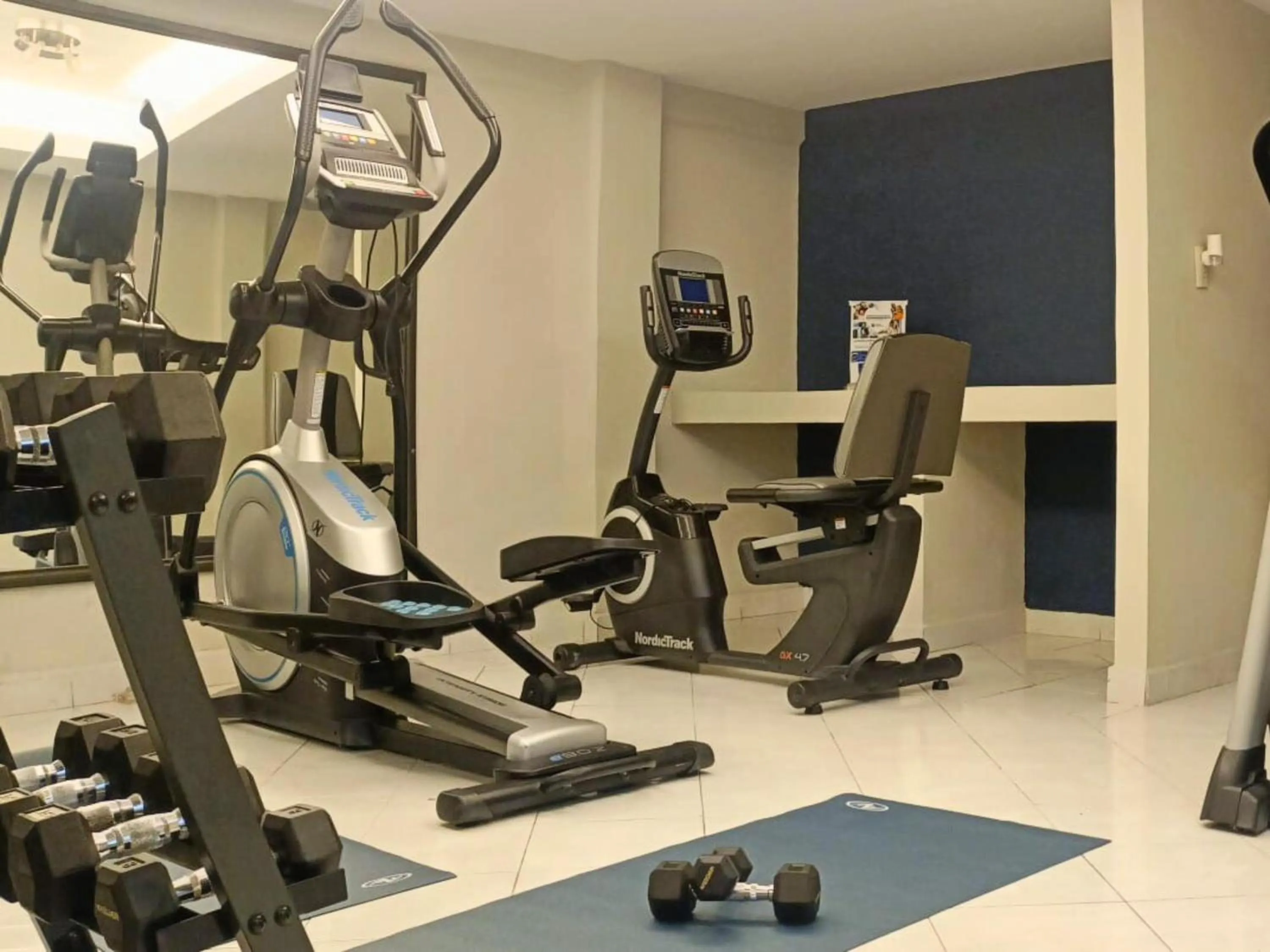 Fitness centre/facilities in Best Western Real Tula Express