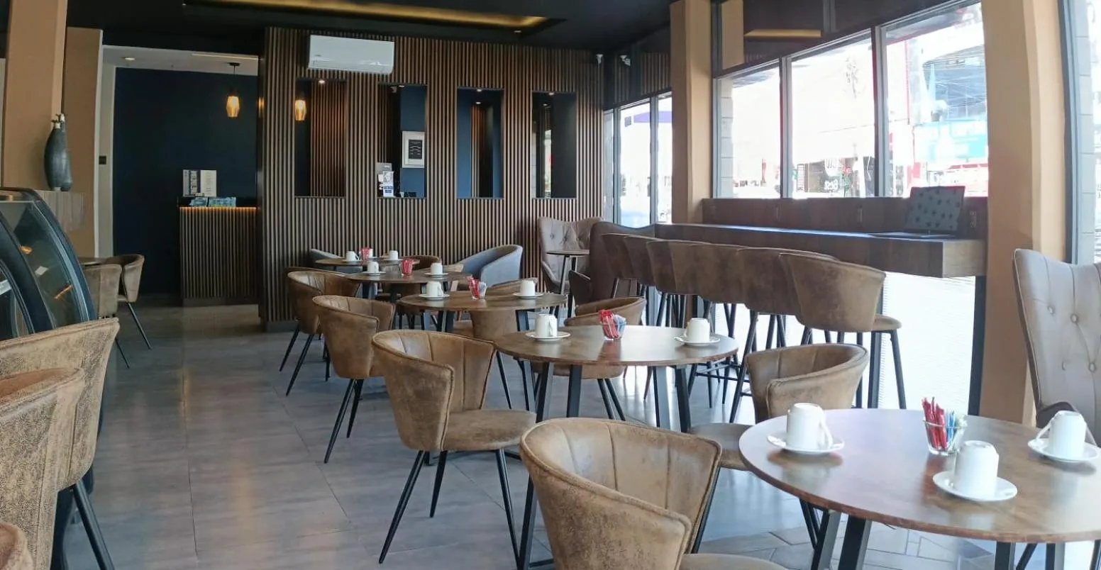 Restaurant/places to eat in Best Western Real Tula Express