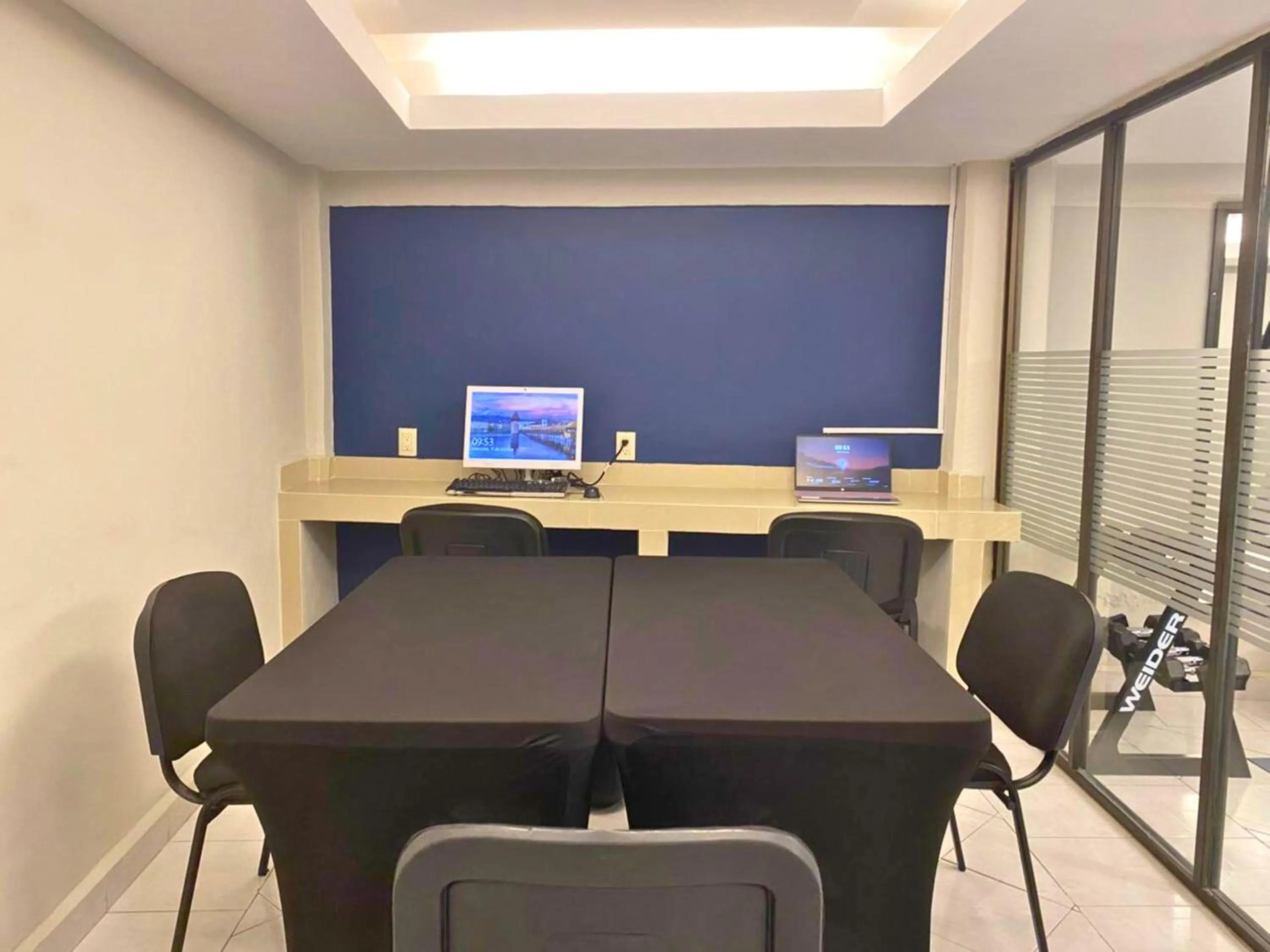 Business facilities in Best Western Real Tula Express