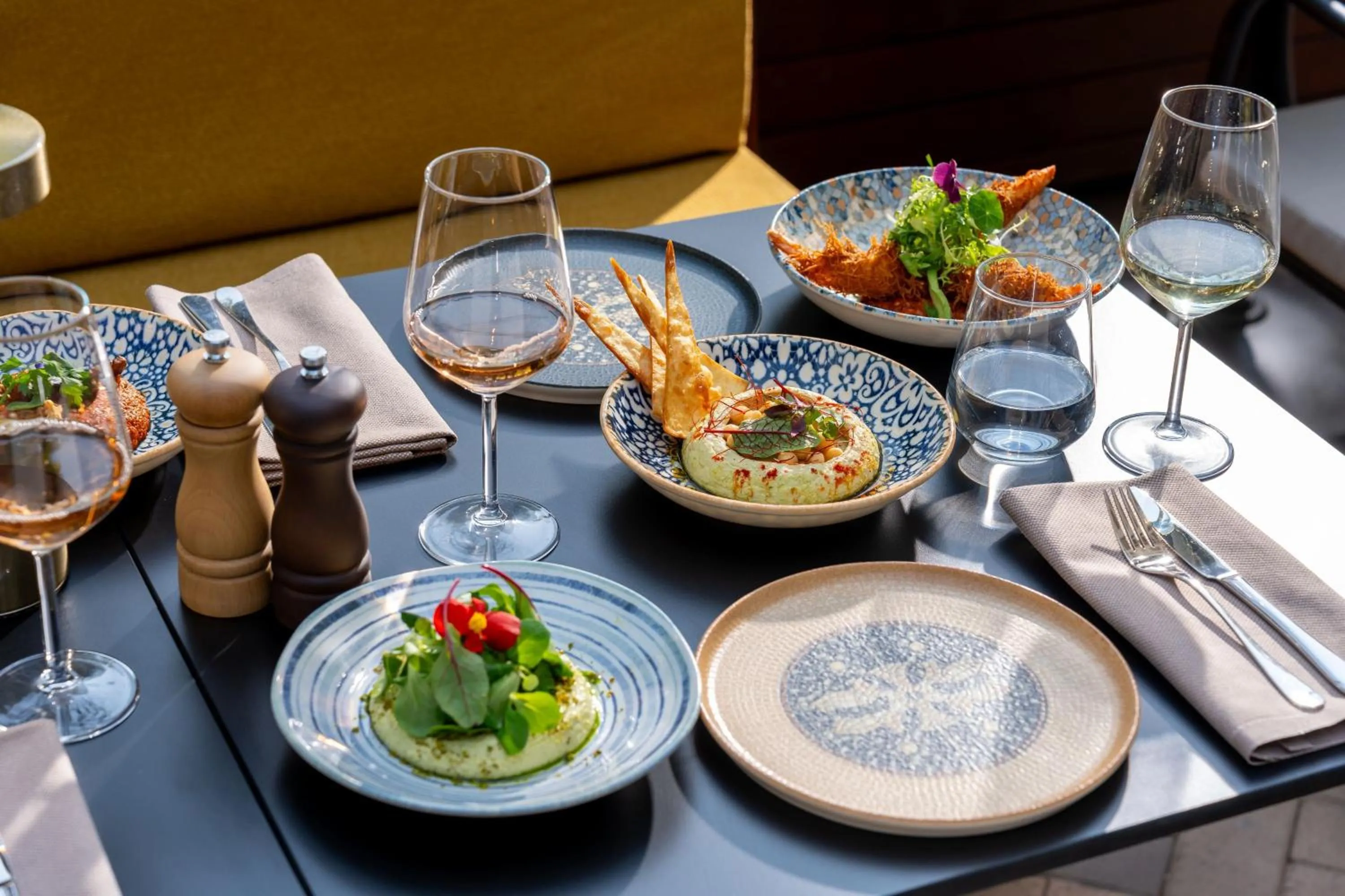 Restaurant/places to eat in JW Marriott Bucharest Grand Hotel