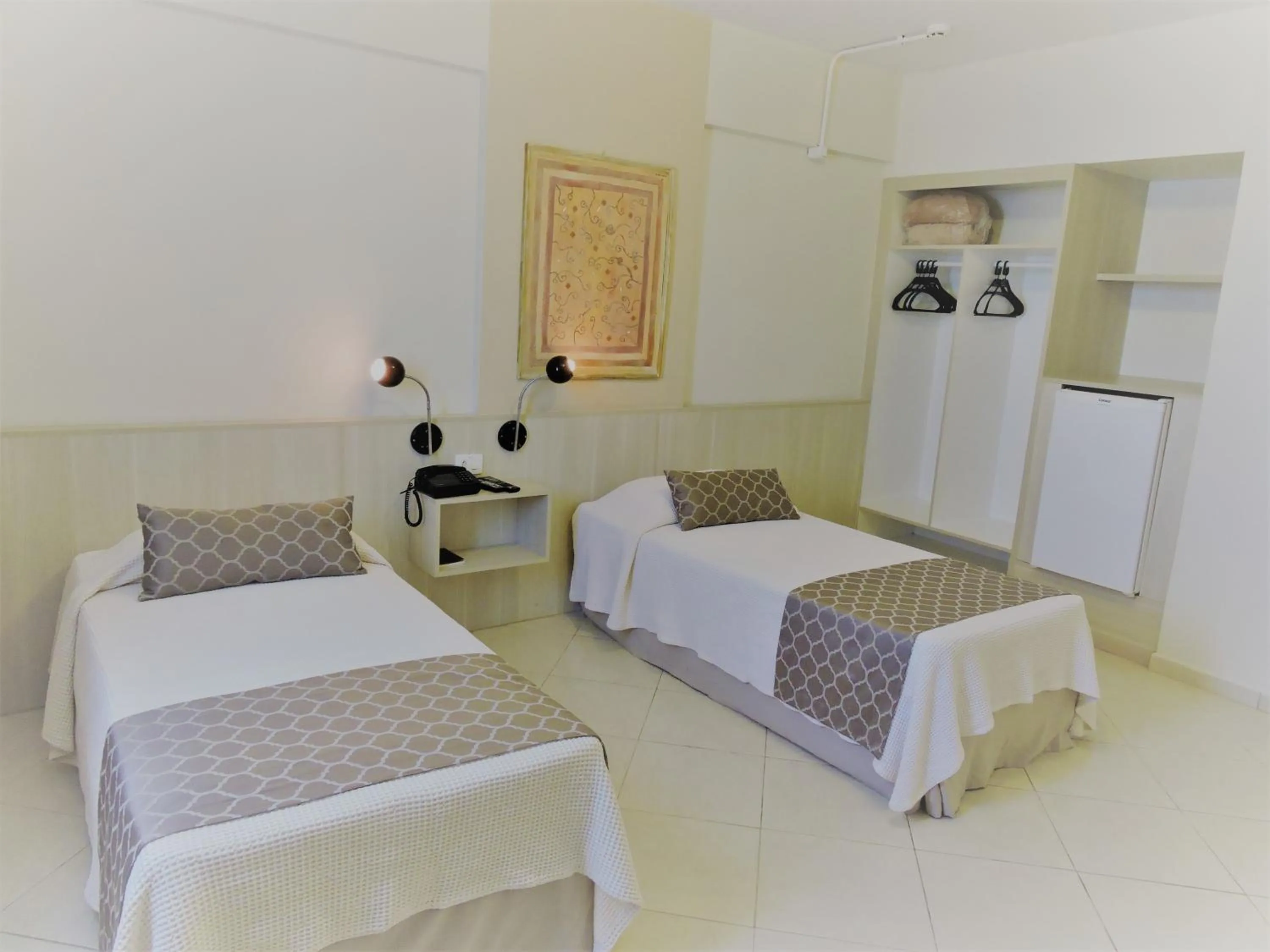 Bed in Hotel Binder Quality Inn