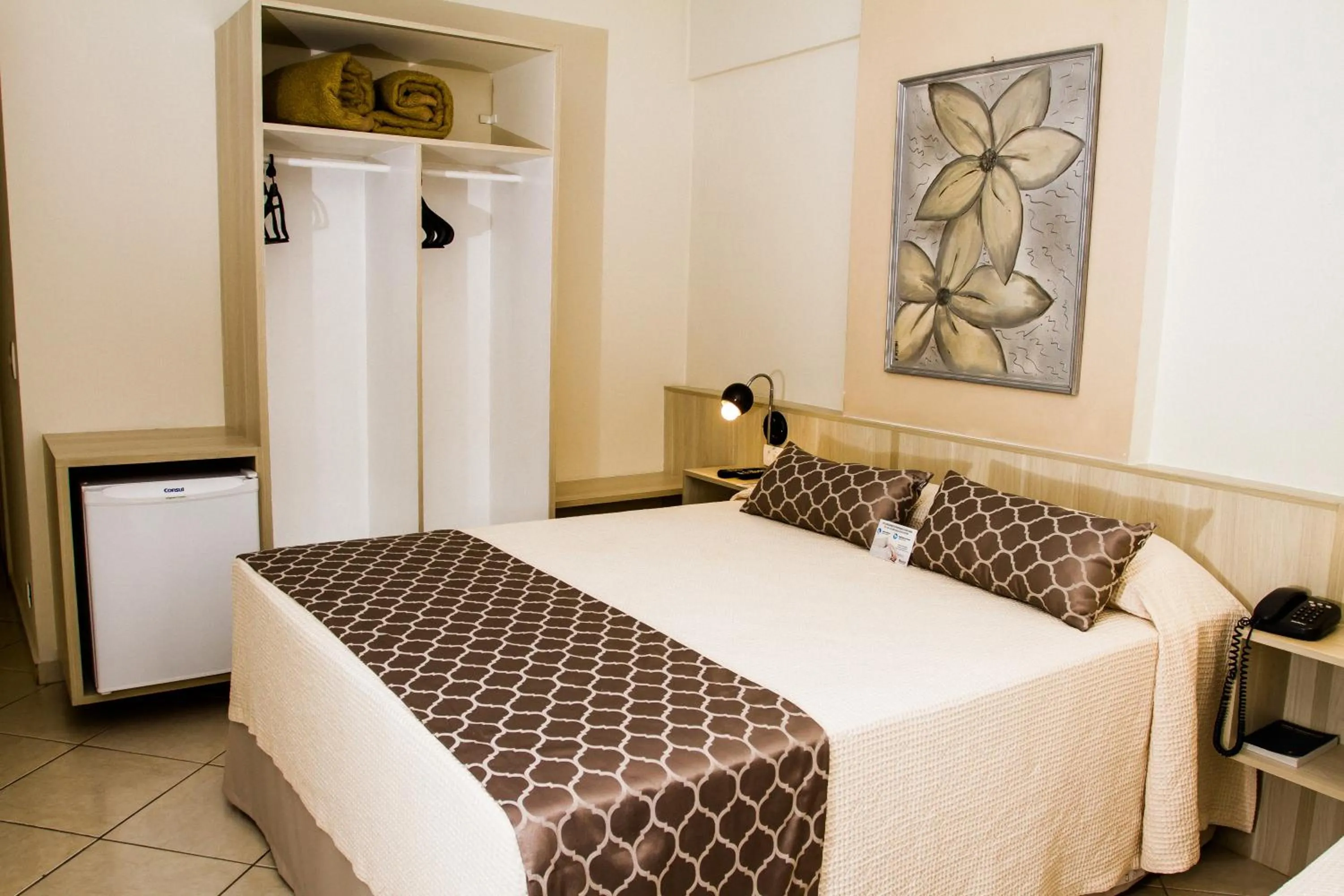 Photo of the whole room, Bed in Hotel Binder Quality Inn