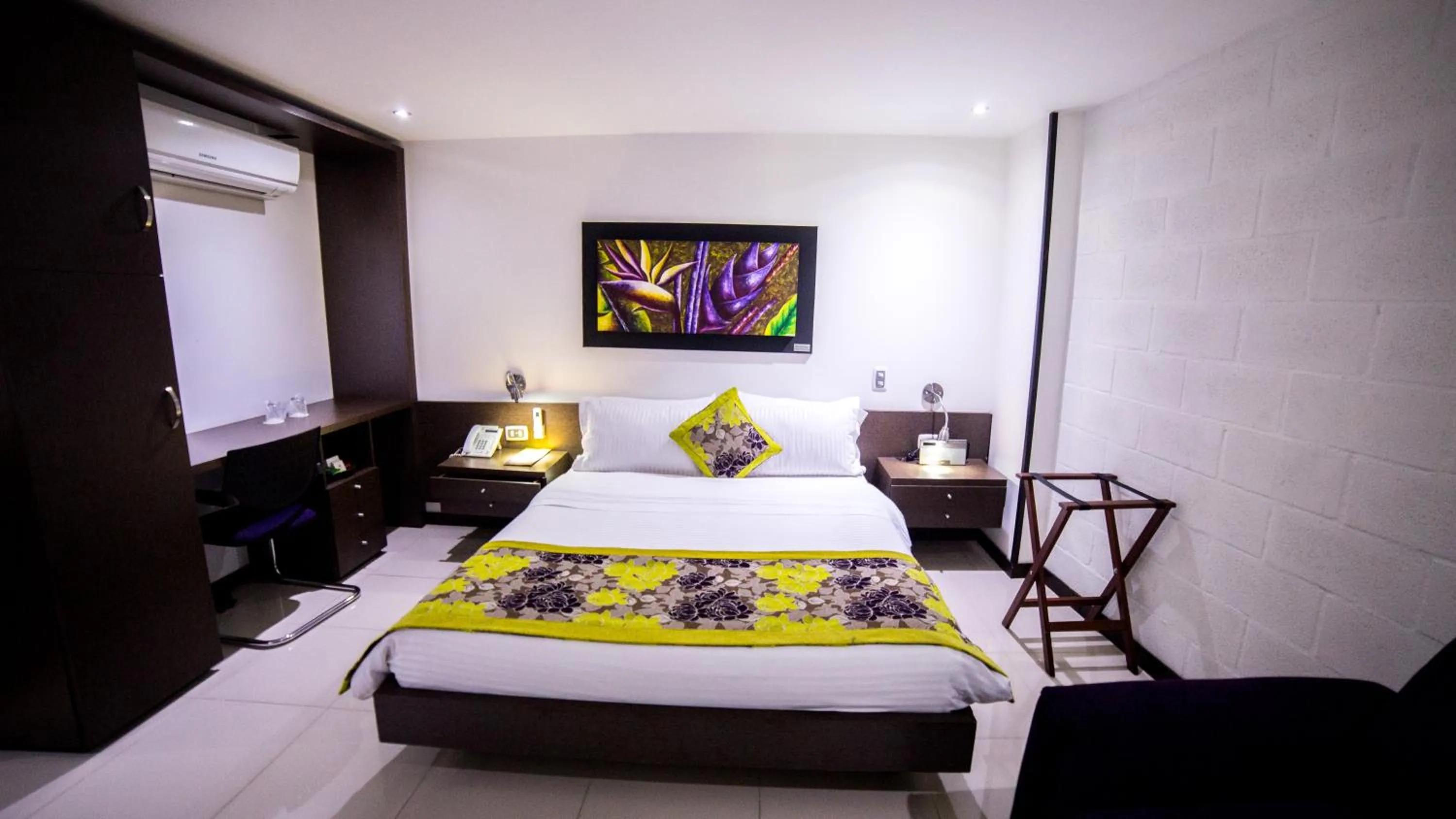 Bedroom in Hotel Golden Palermo