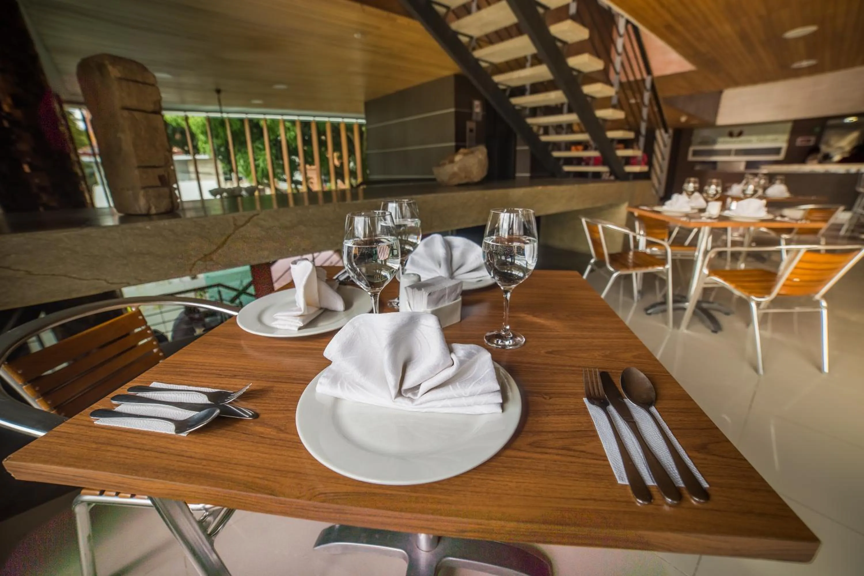 Restaurant/places to eat in Hotel Golden Palermo