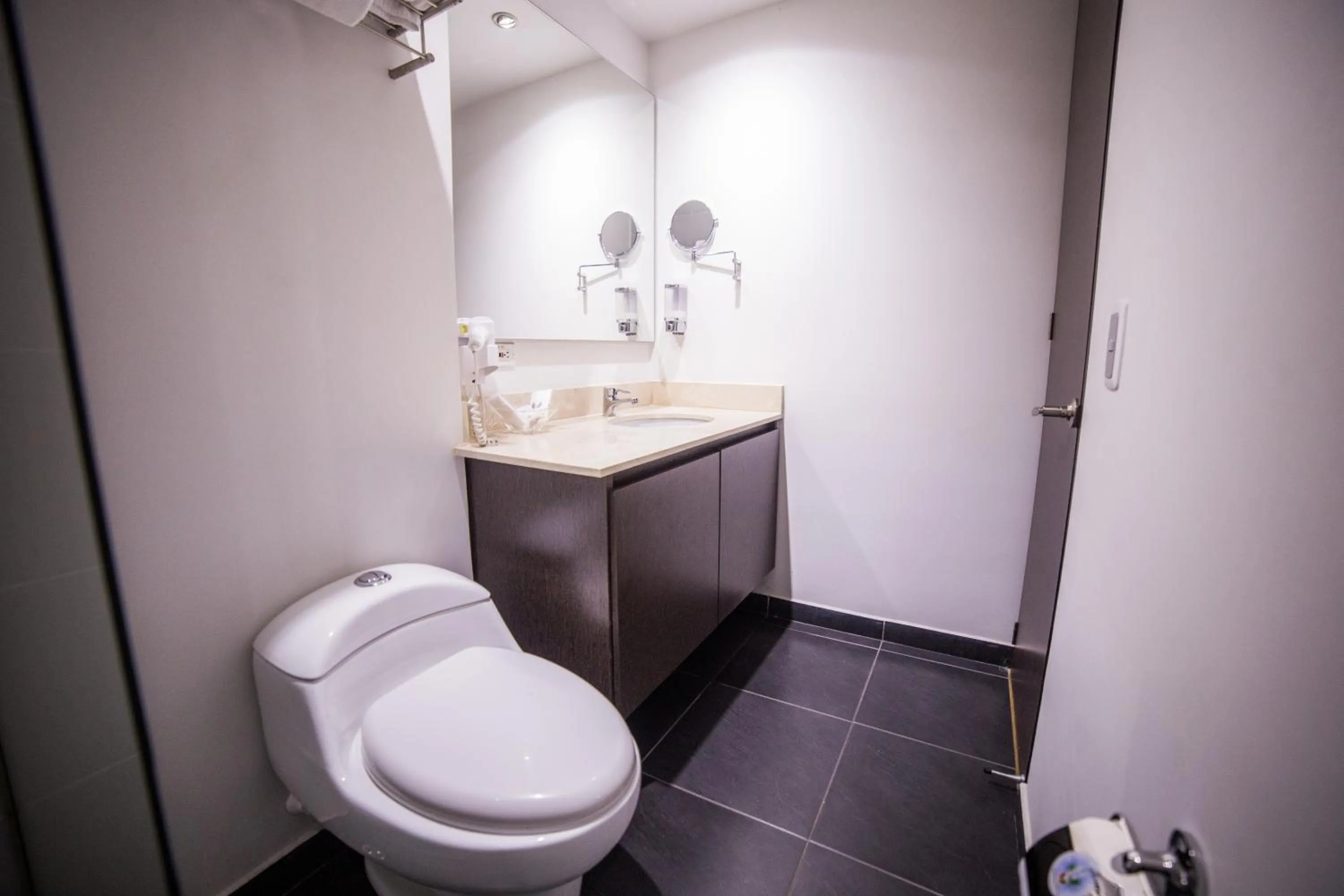 Bathroom in Hotel Golden Palermo